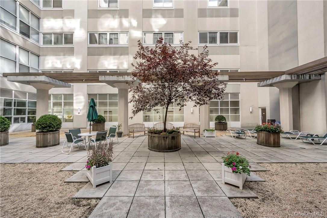 1 Landmark Square Unit: 413