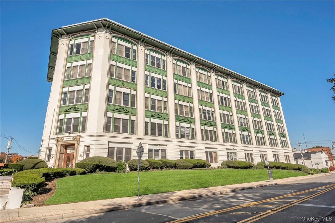 1 Landmark Square Unit: 413
