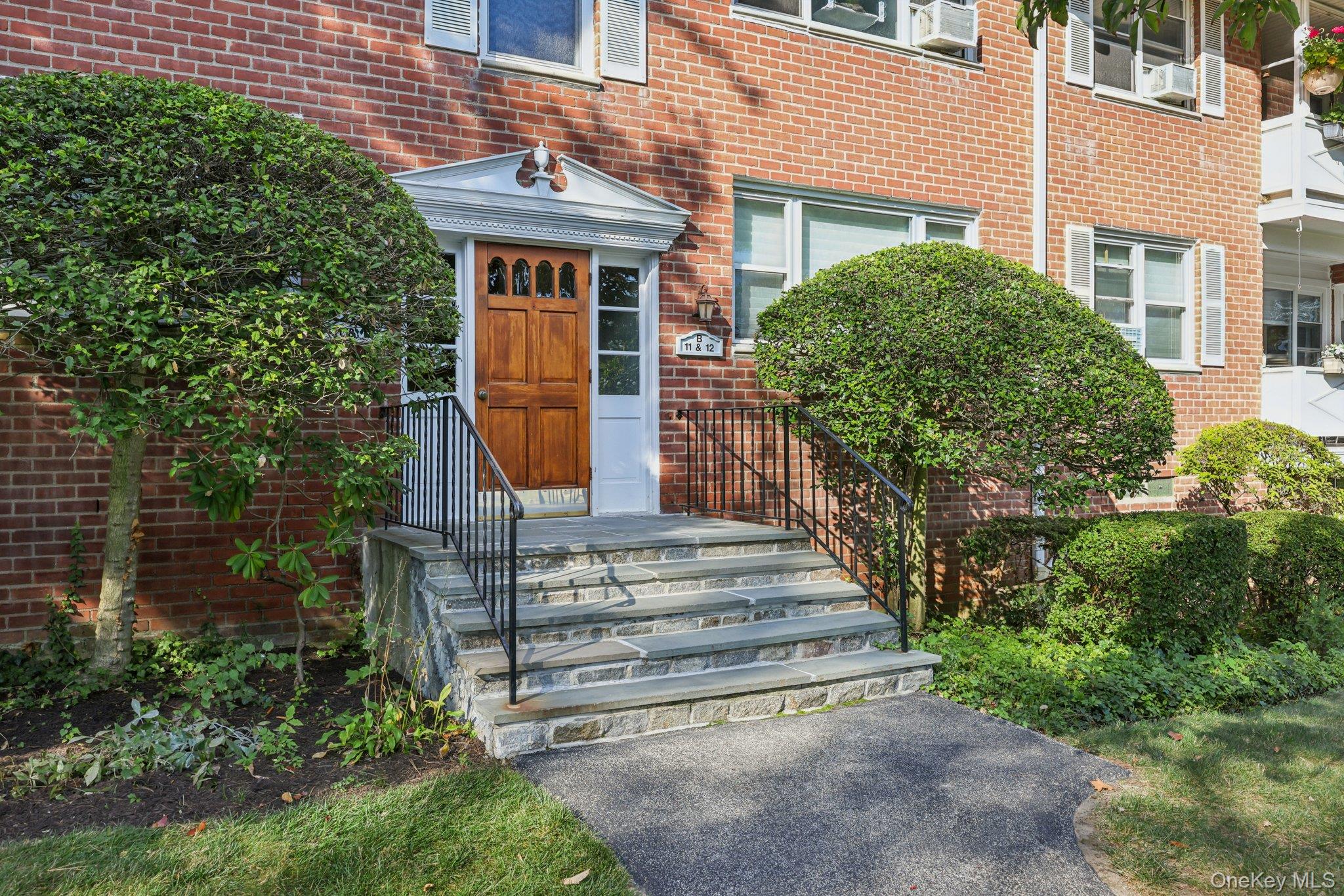 121 N Broadway Unit: 12A