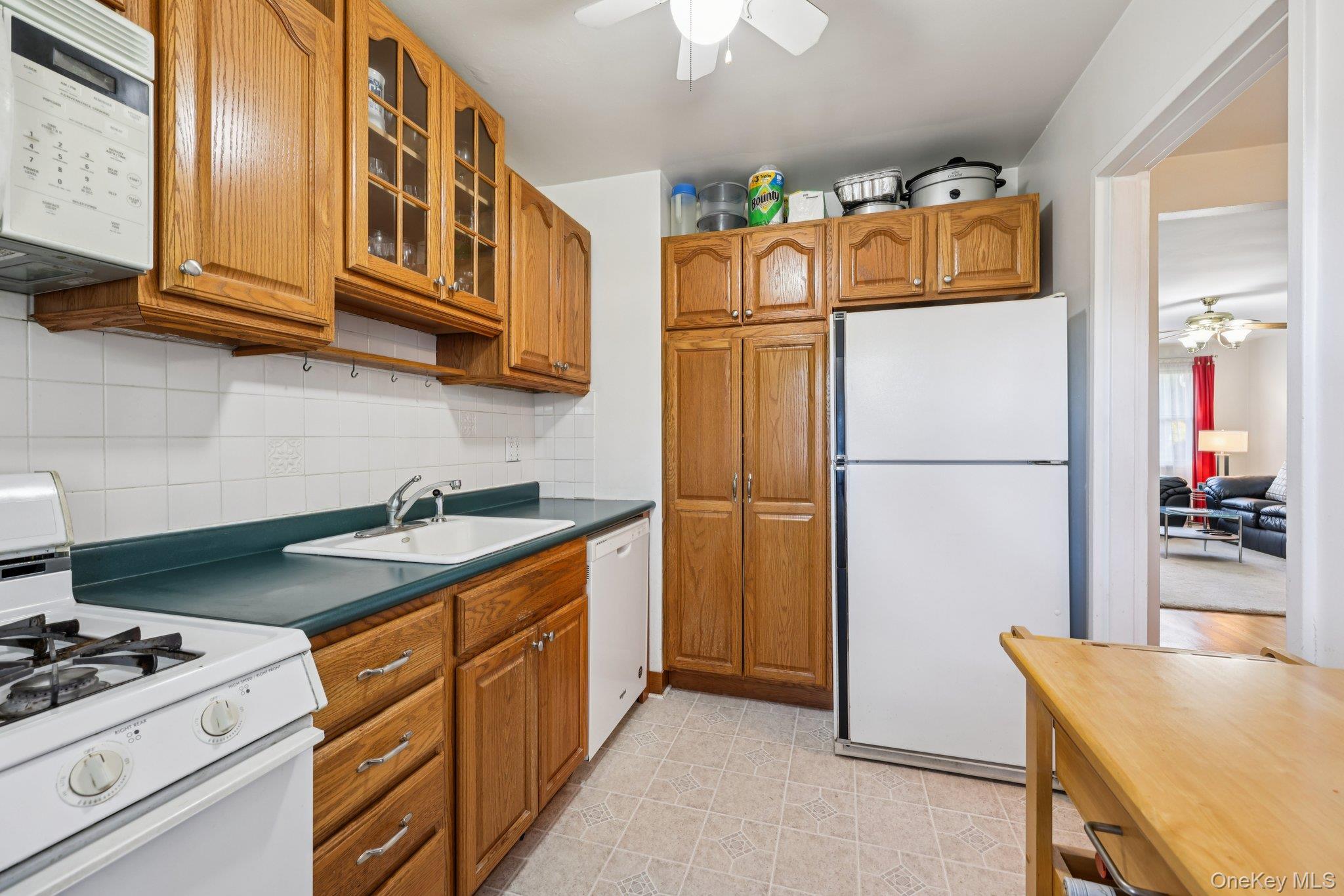121 N Broadway Unit: 12A