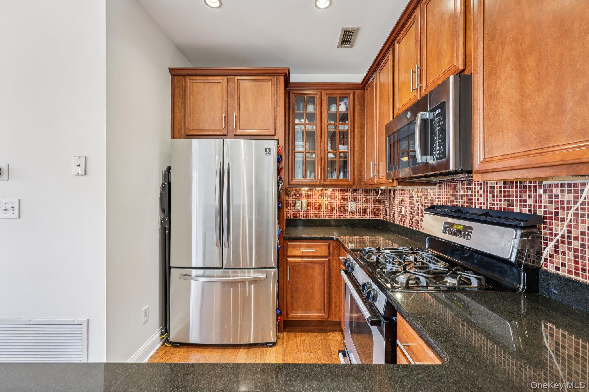 410 Westchester Avenue Unit: 202