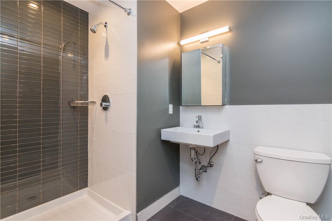 121 Westmoreland Avenue Unit: 410