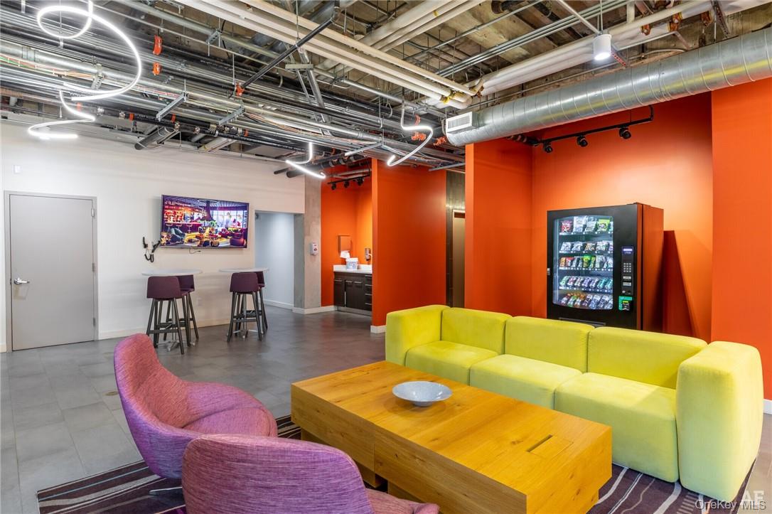 121 Westmoreland Avenue Unit: 410