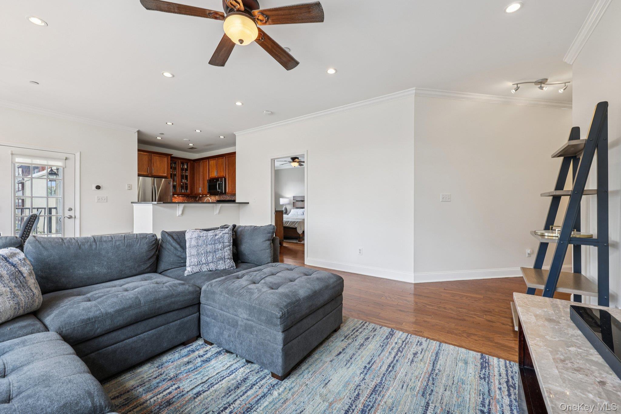 410 Westchester Avenue Unit: 202