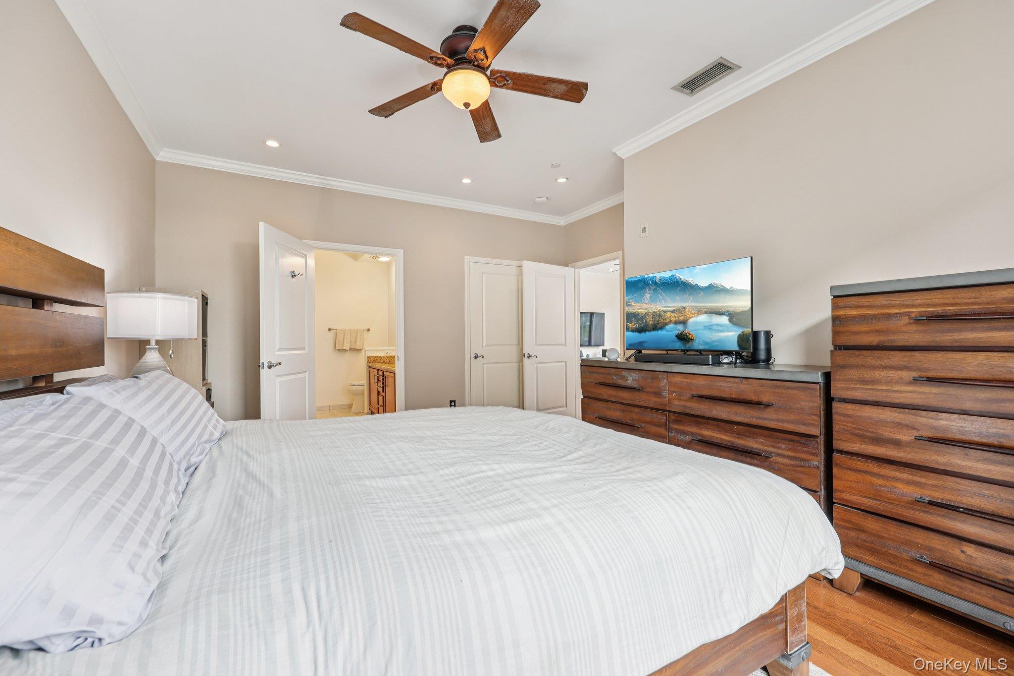 410 Westchester Avenue Unit: 202