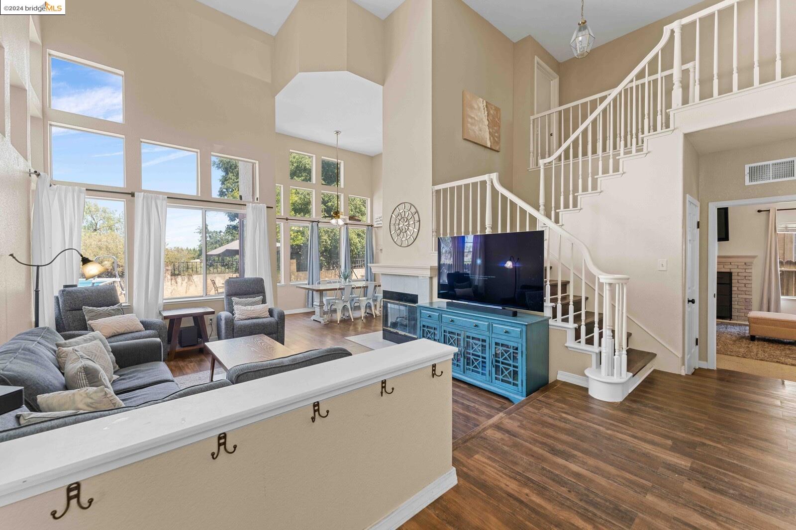 2113 Mark Twain Dr