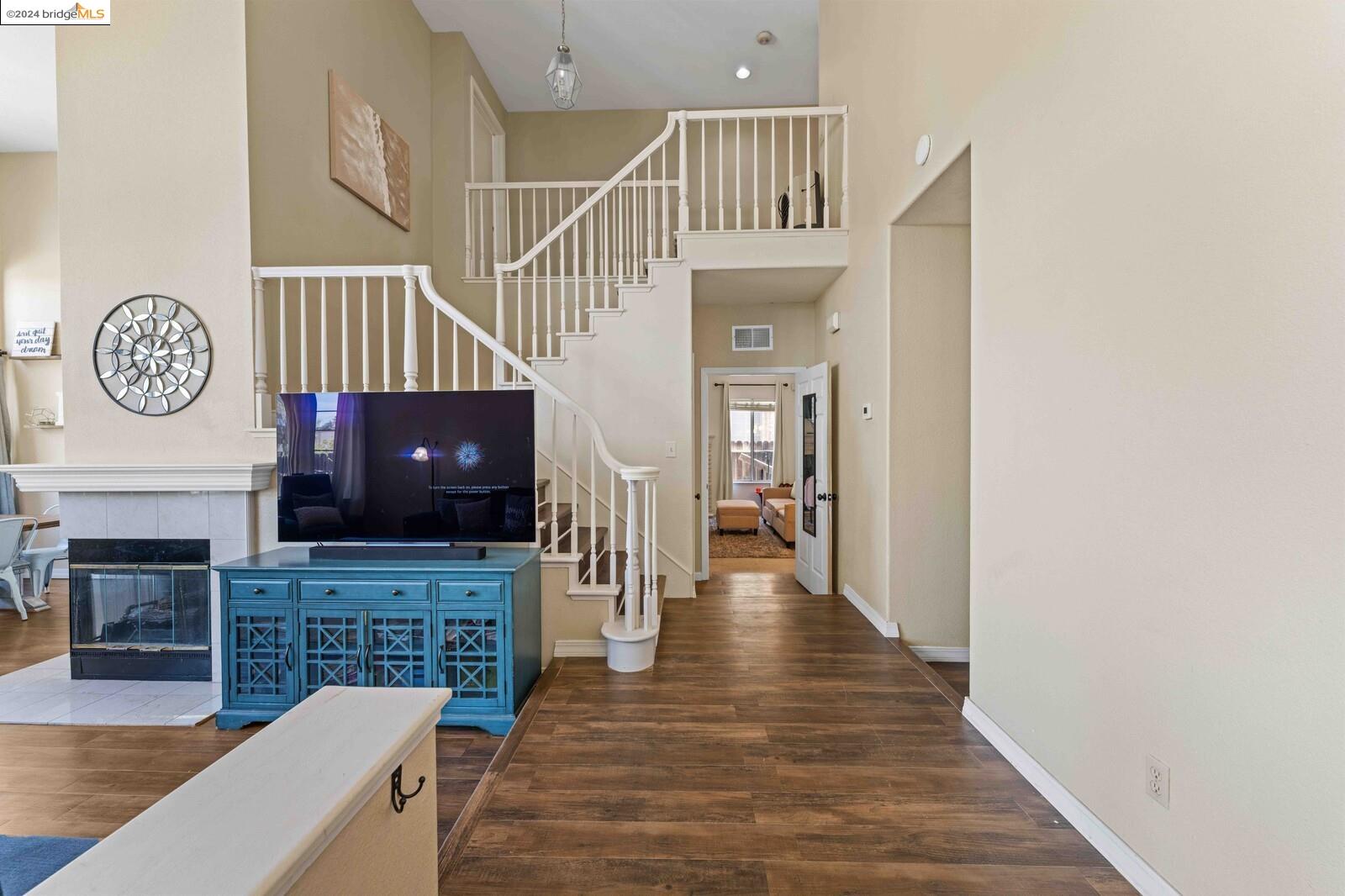 2113 Mark Twain Dr