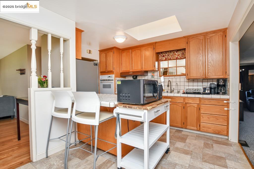 114 W 8Th St