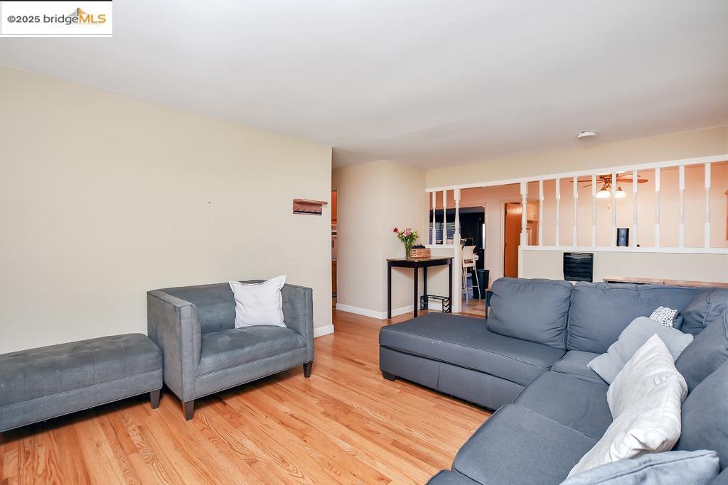 114 W 8Th St