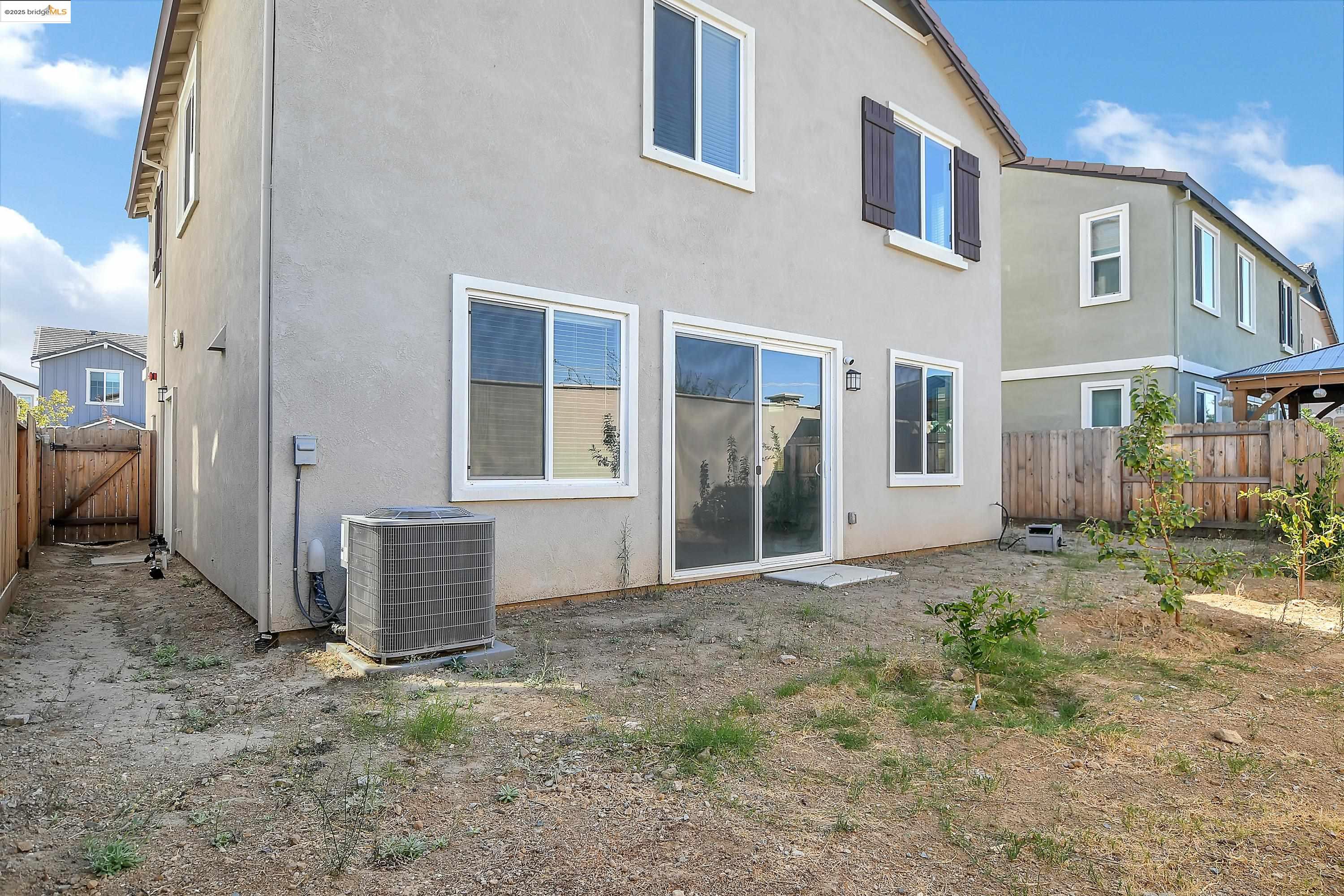876 Diamante Way