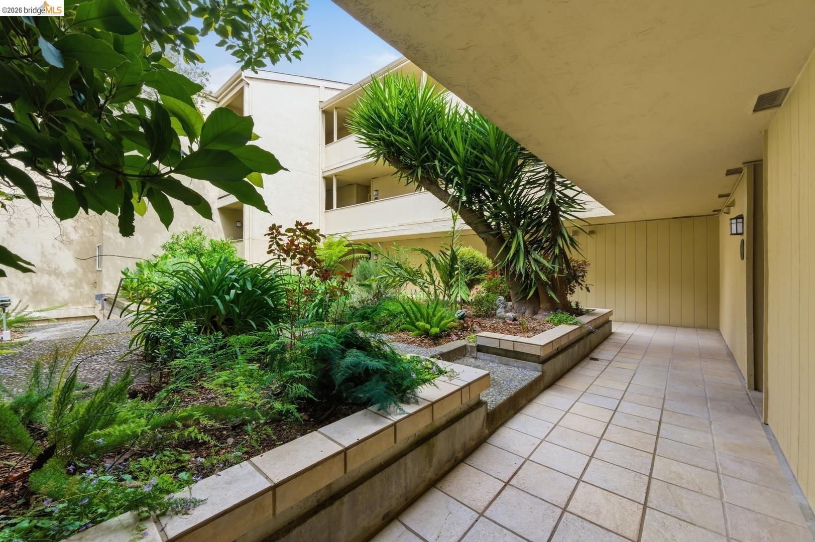 1453 Neotomas AVE APT 104