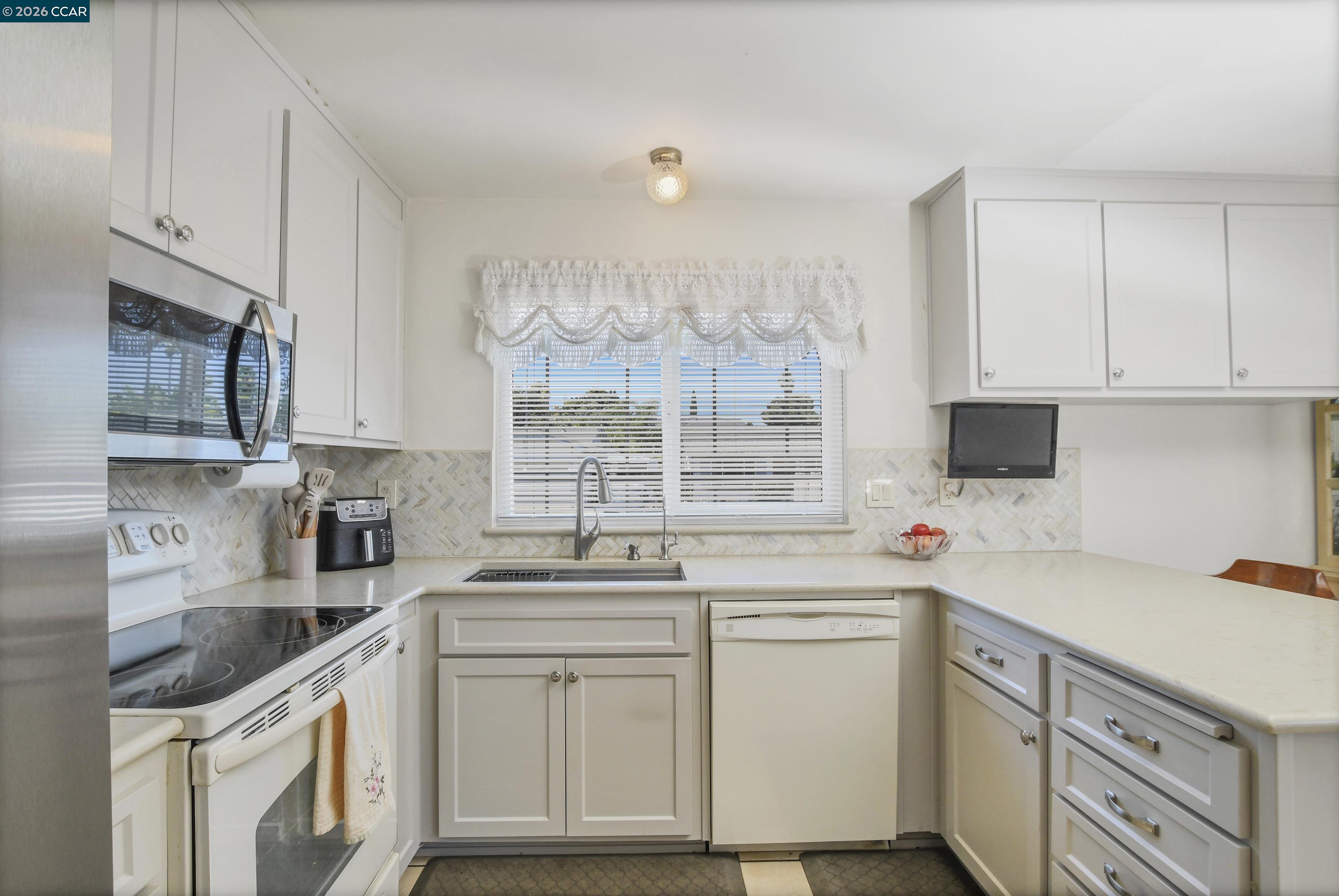 2123 Carquinez Pl