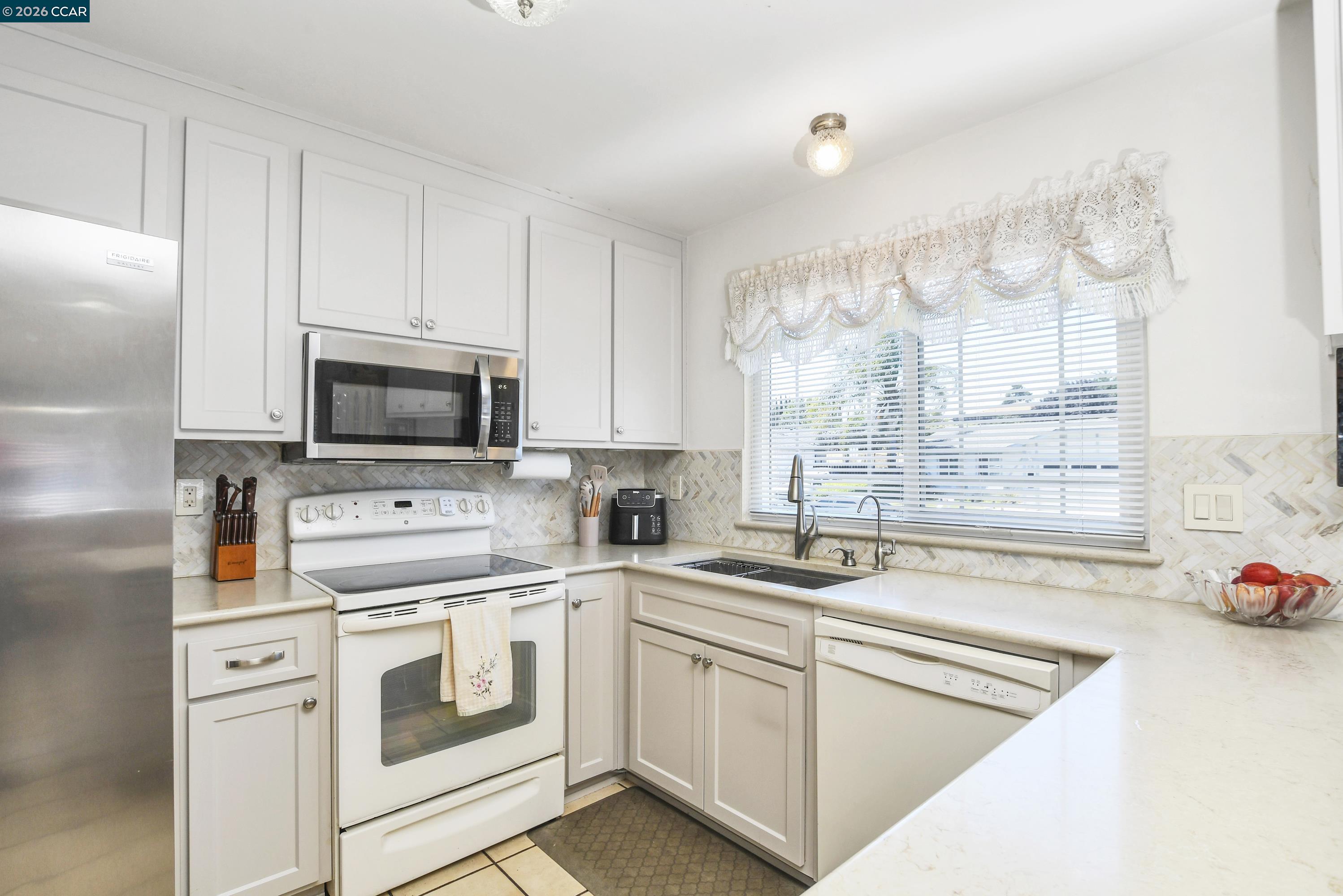 2123 Carquinez Pl
