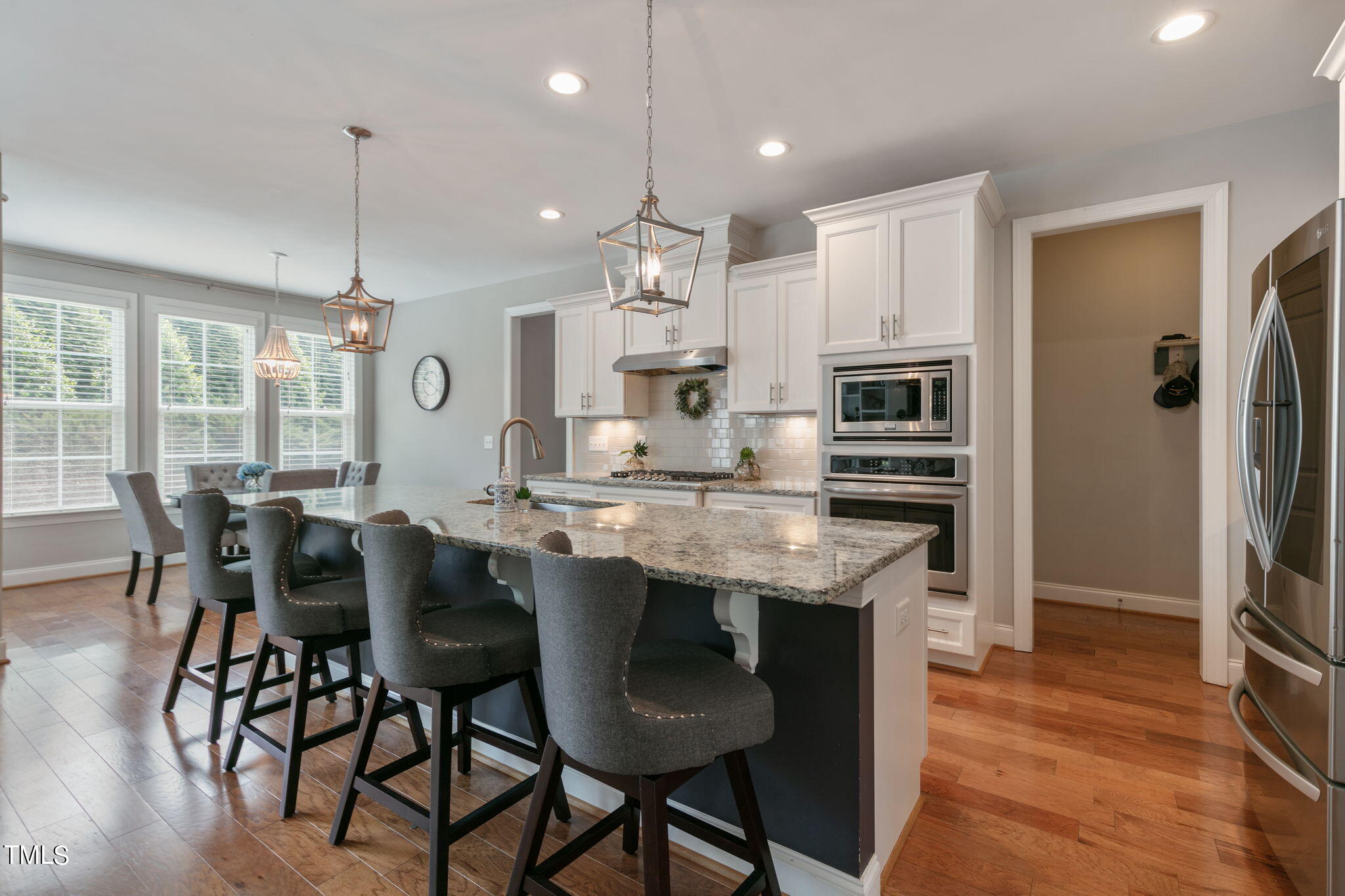 824 Rambling Oaks Lane