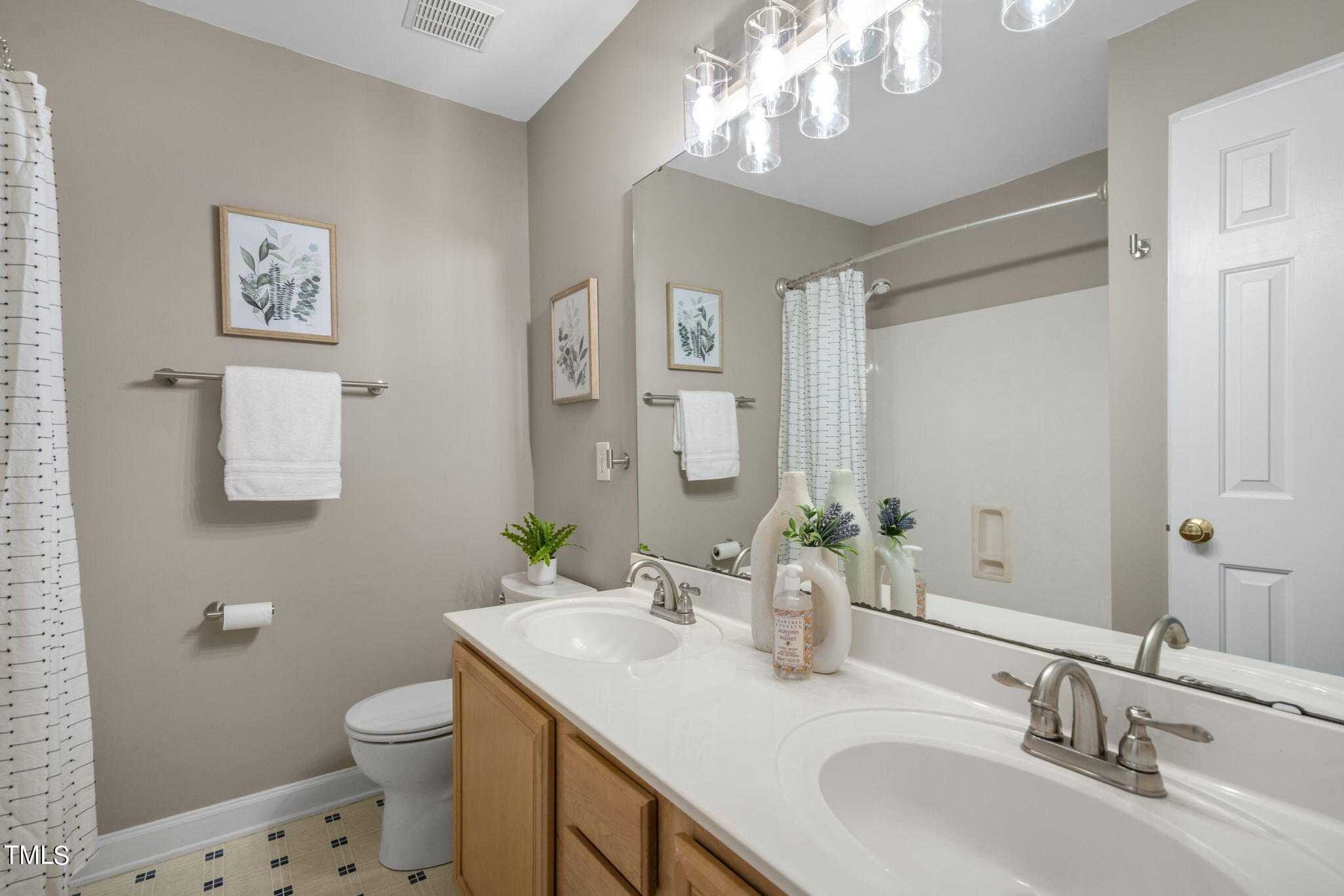 207 Joseph Pond Lane Lane