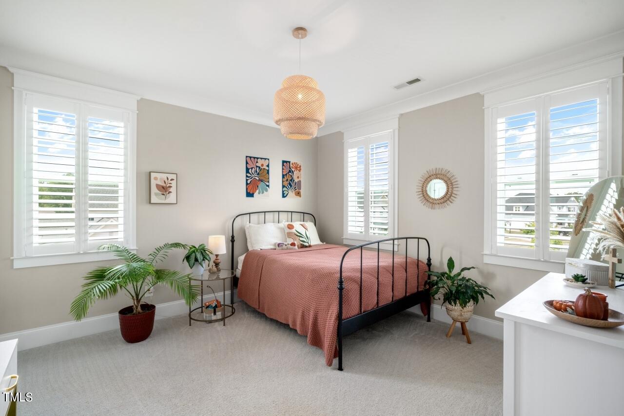 101 Splendid Oak Court