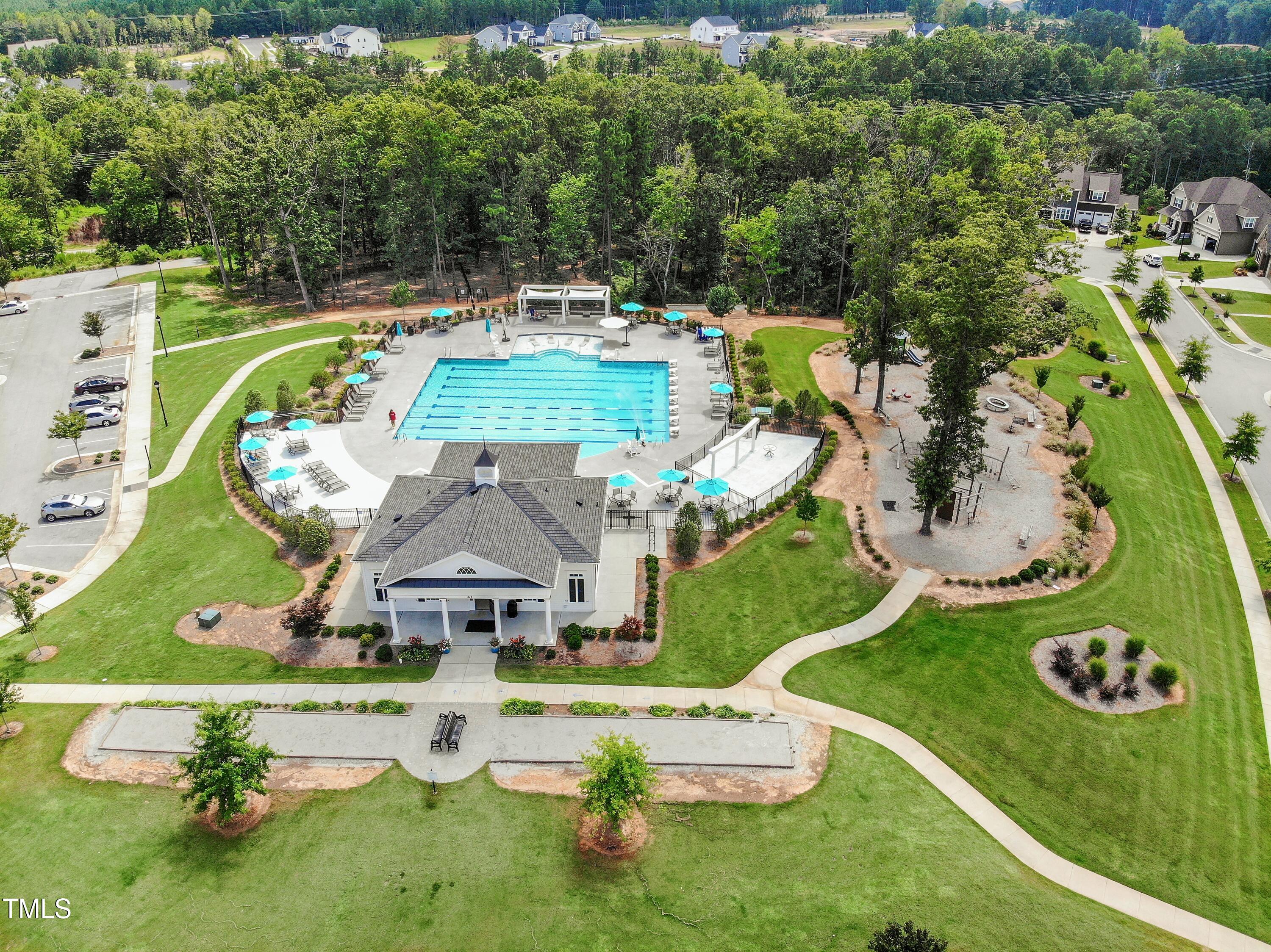 101 Splendid Oak Court