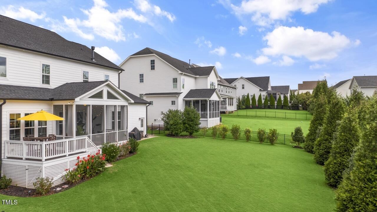 101 Splendid Oak Court