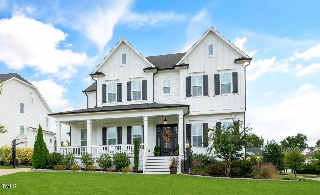 101 Splendid Oak Court