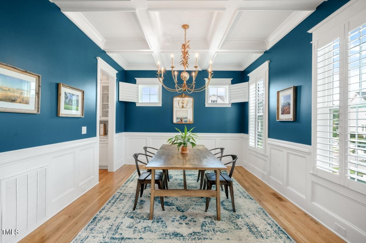 101 Splendid Oak Court
