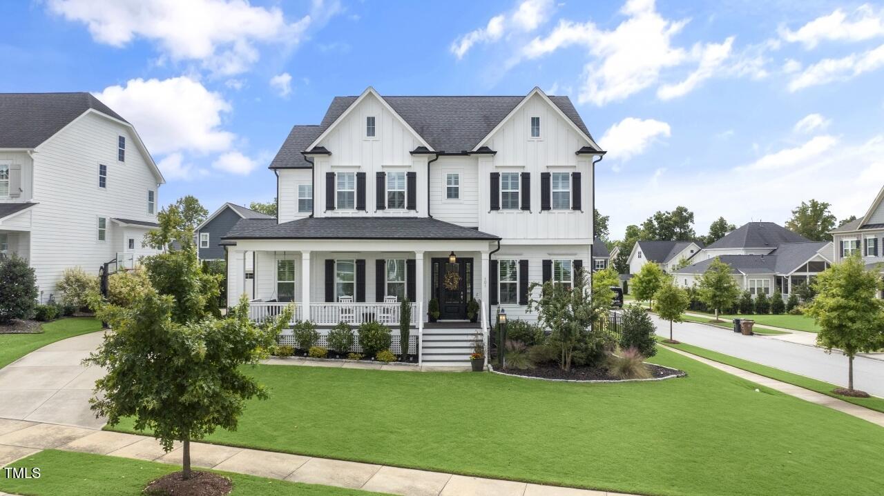 101 Splendid Oak Court