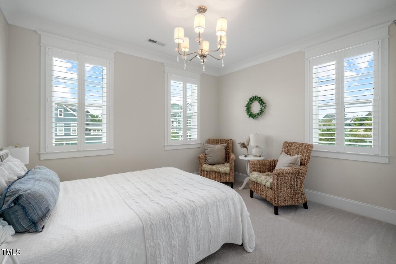 101 Splendid Oak Court