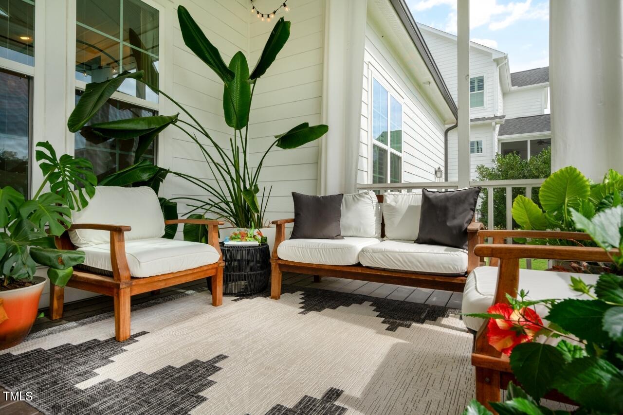101 Splendid Oak Court