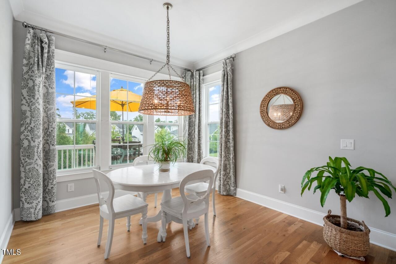 101 Splendid Oak Court