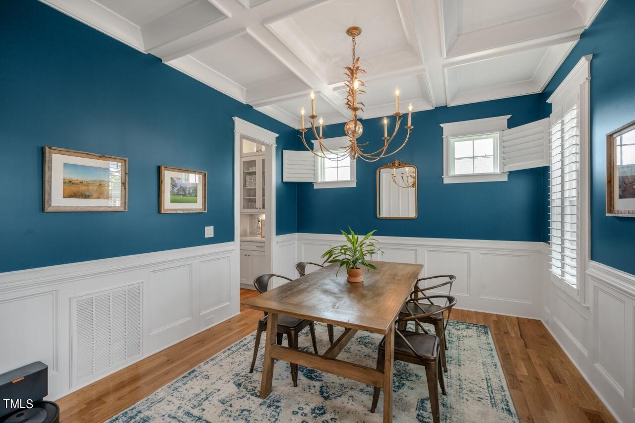 101 Splendid Oak Court