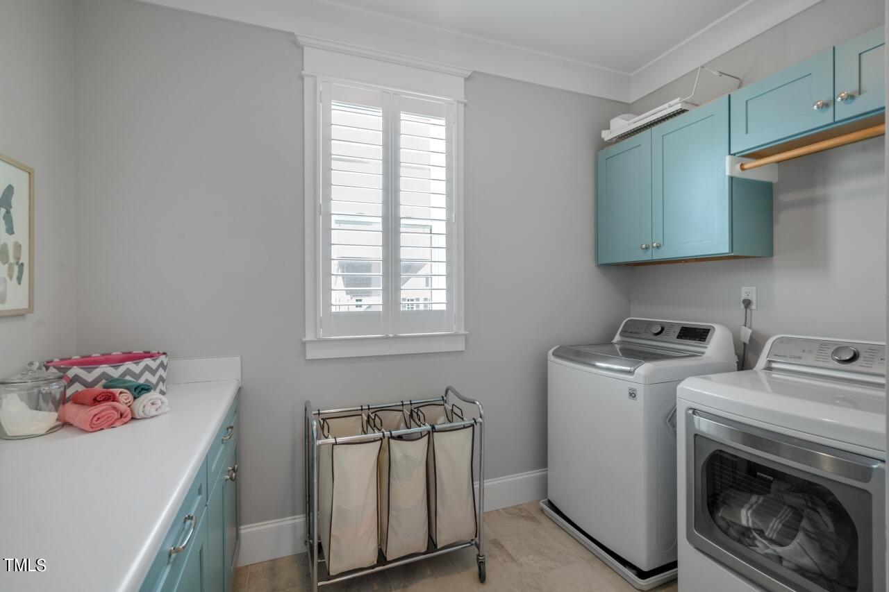 101 Splendid Oak Court