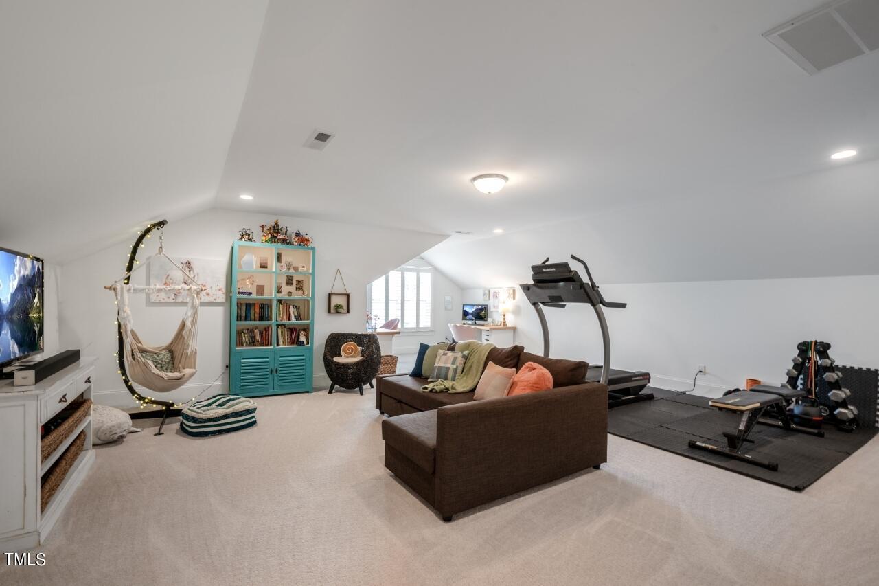 101 Splendid Oak Court