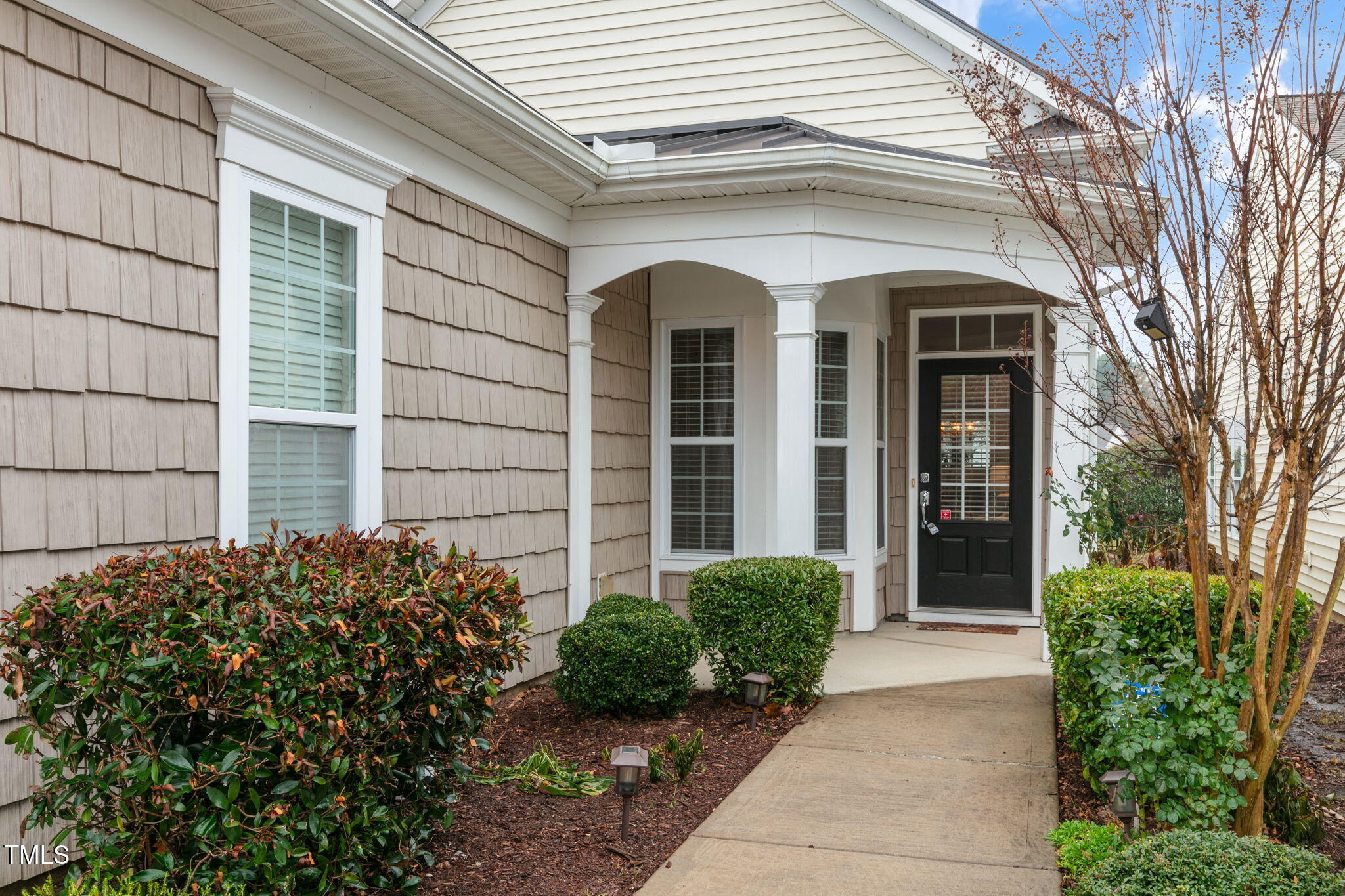 569 Tomkins Loop