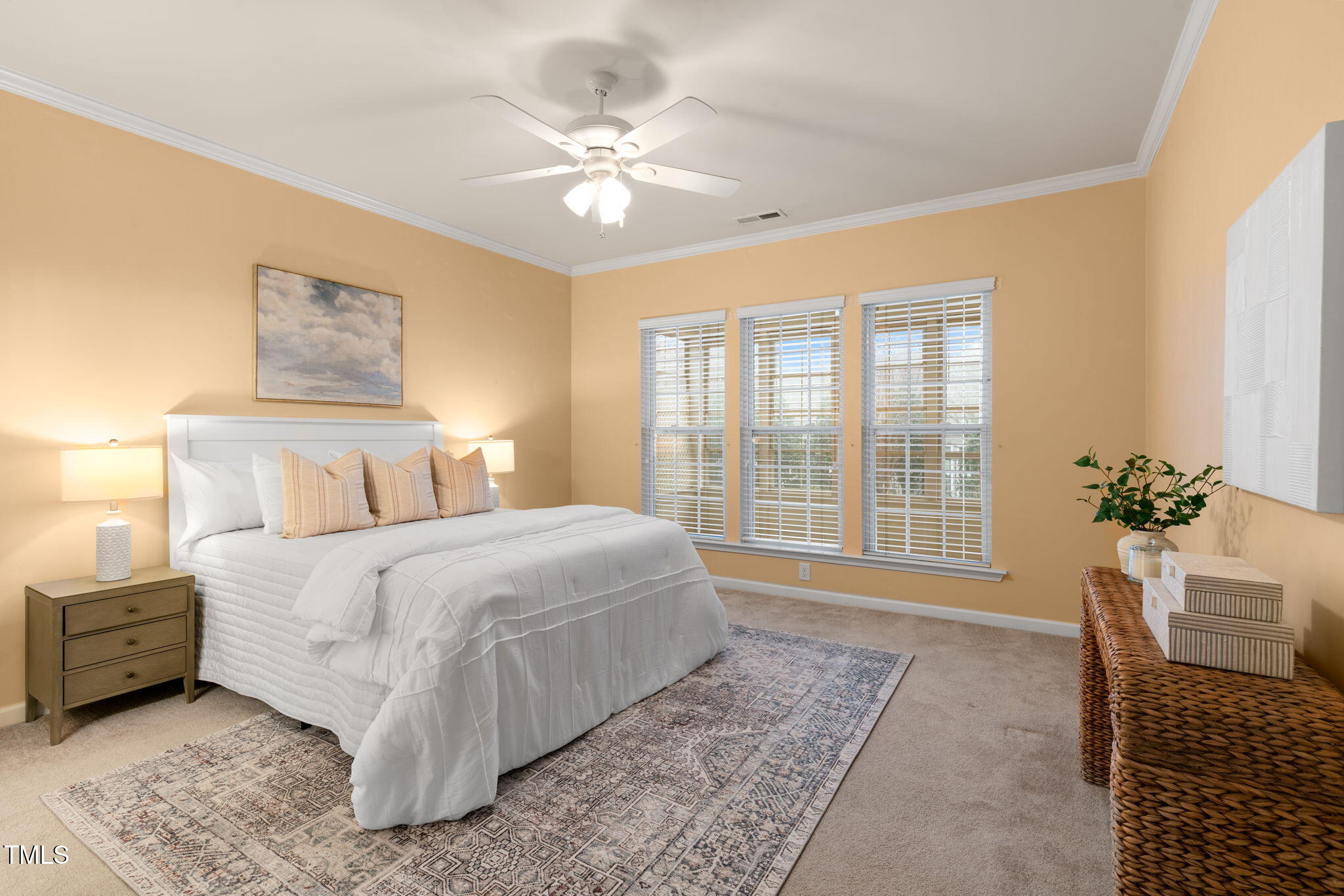 569 Tomkins Loop