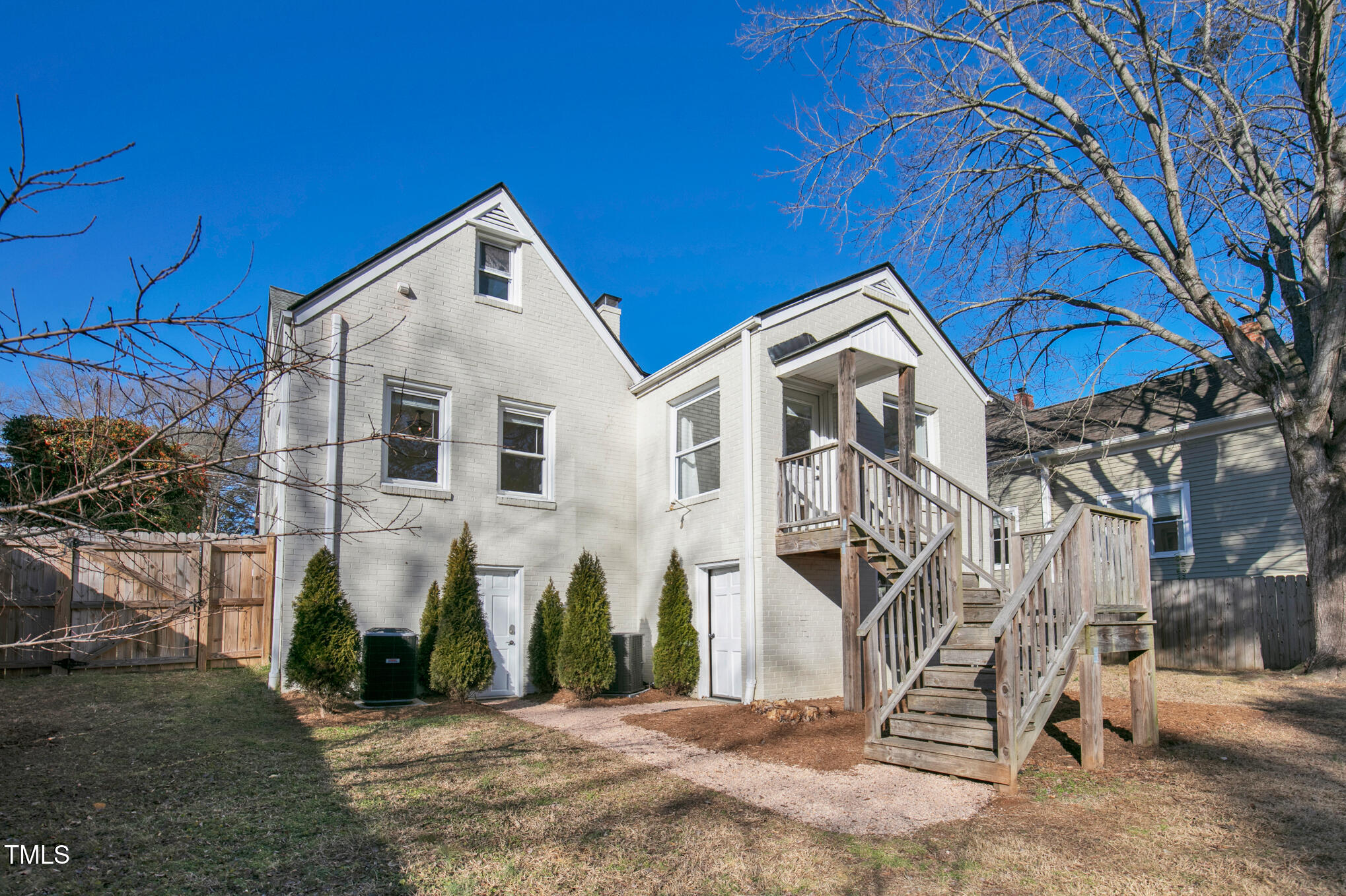 103 W Delafield Avenue