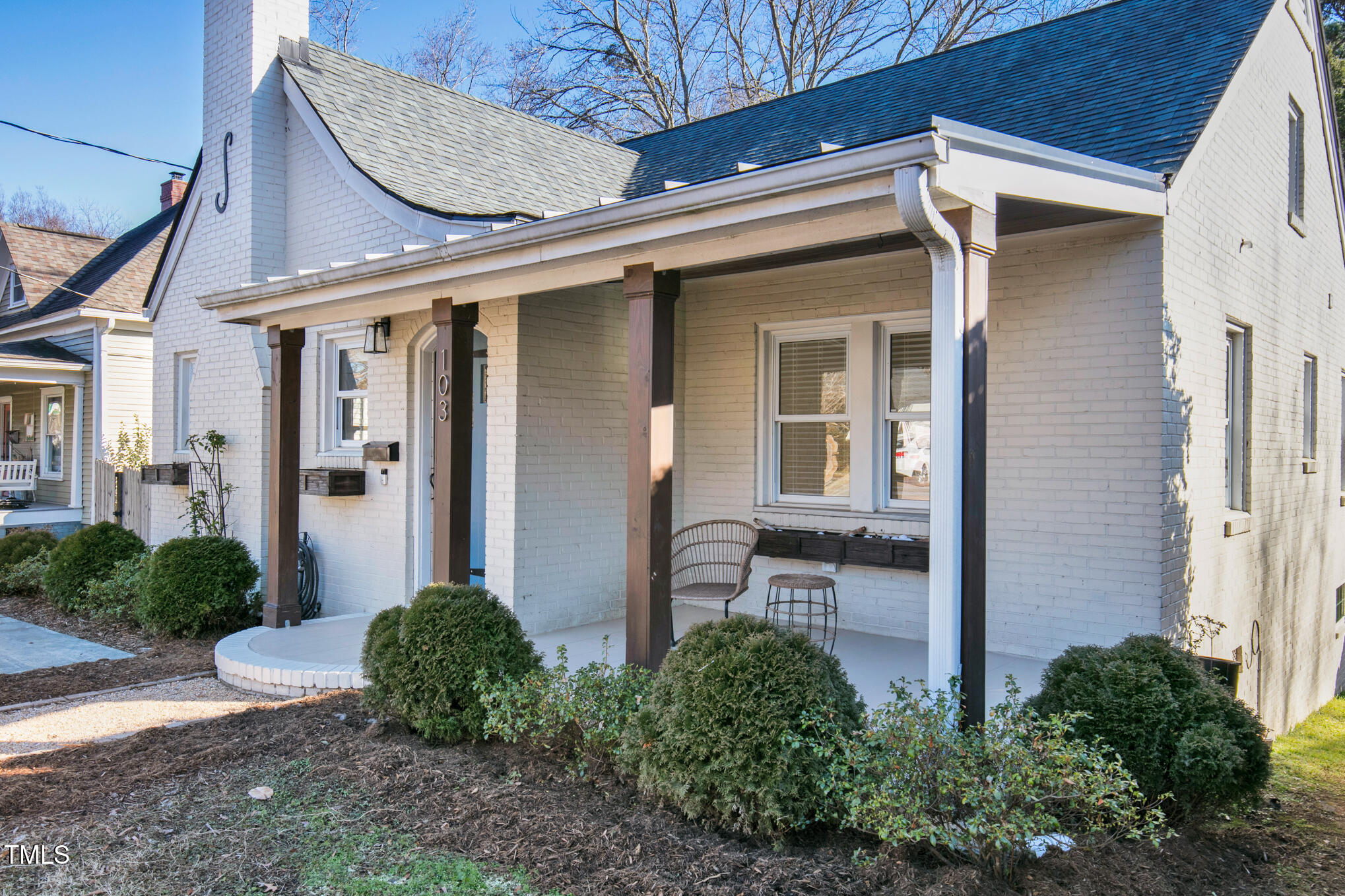 103 W Delafield Avenue