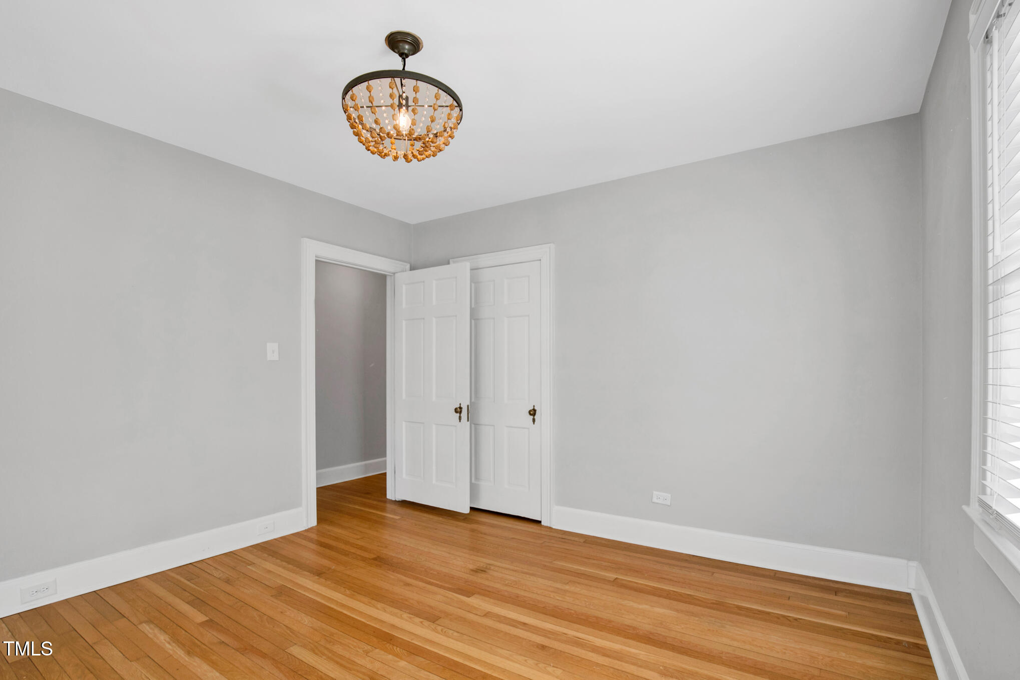 103 W Delafield Avenue