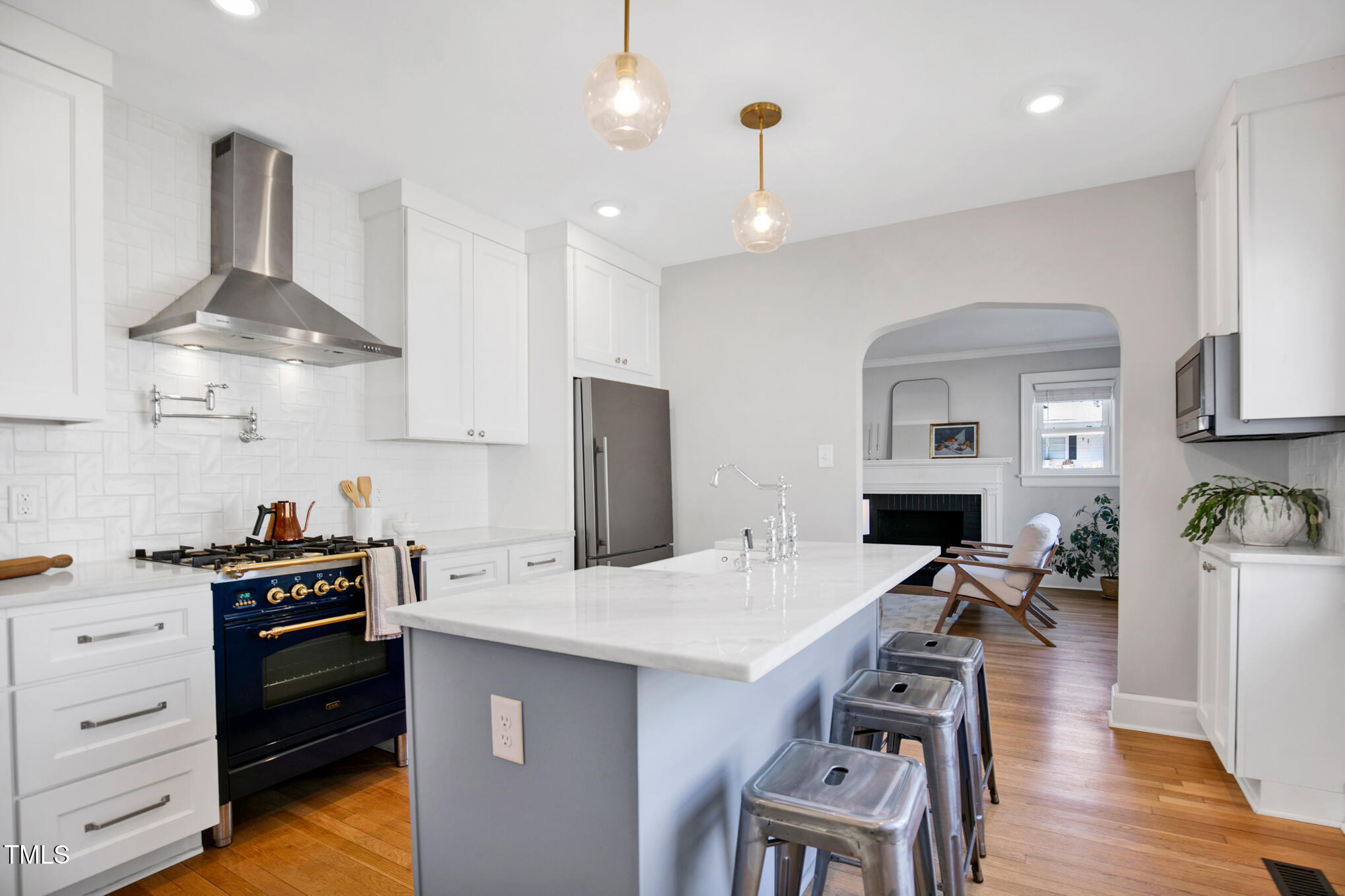 103 W Delafield Avenue