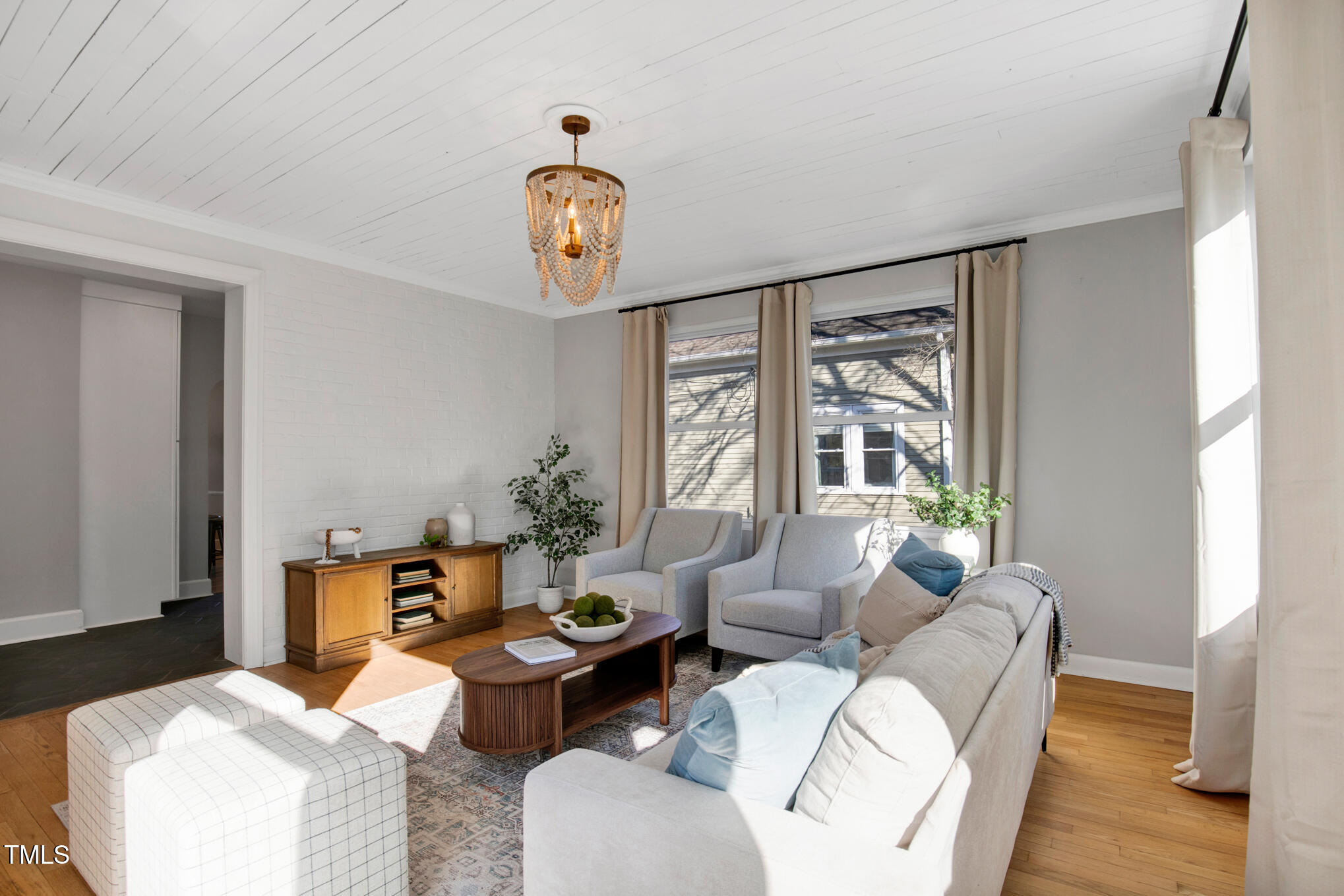 103 W Delafield Avenue