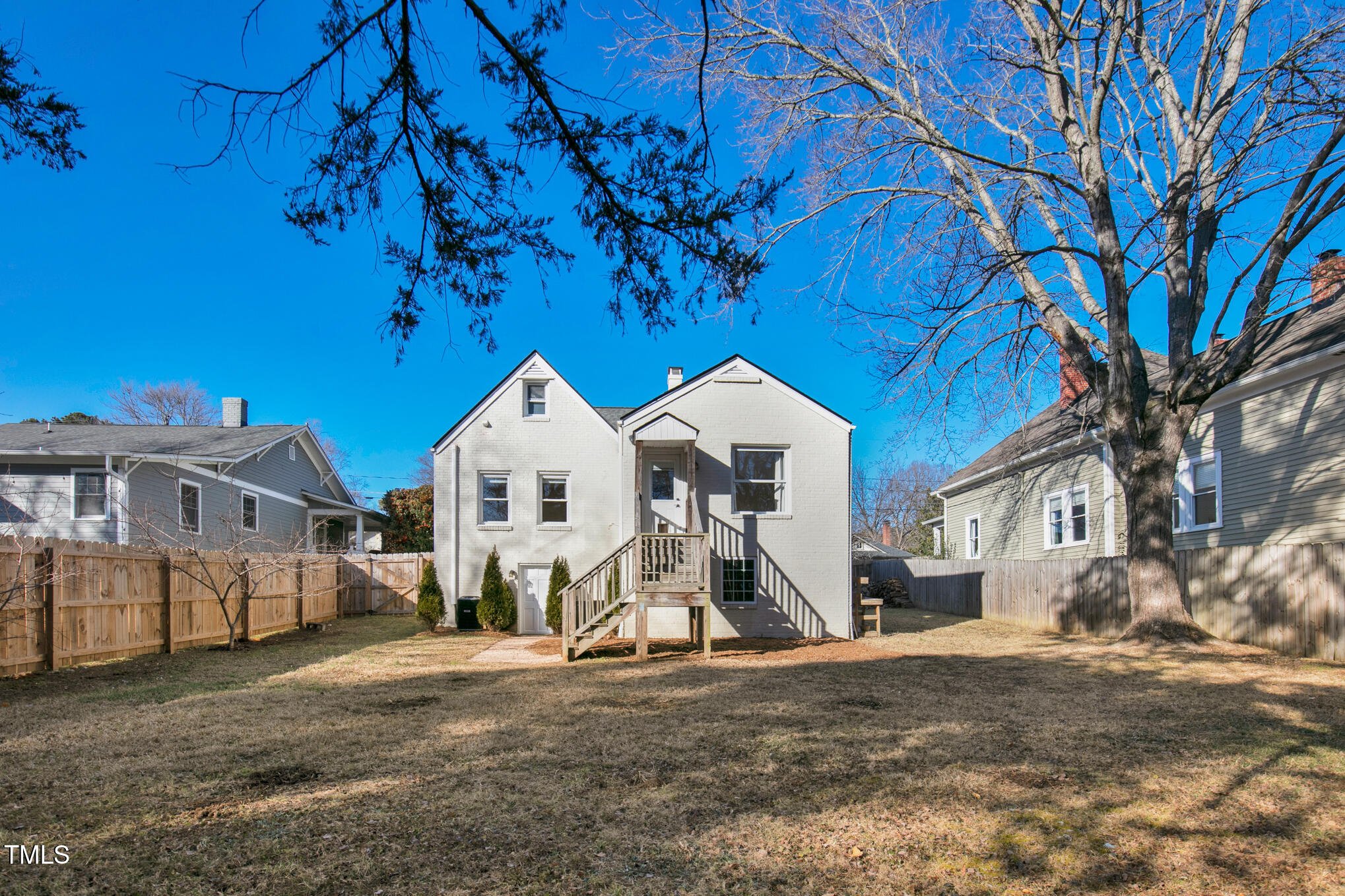 103 W Delafield Avenue