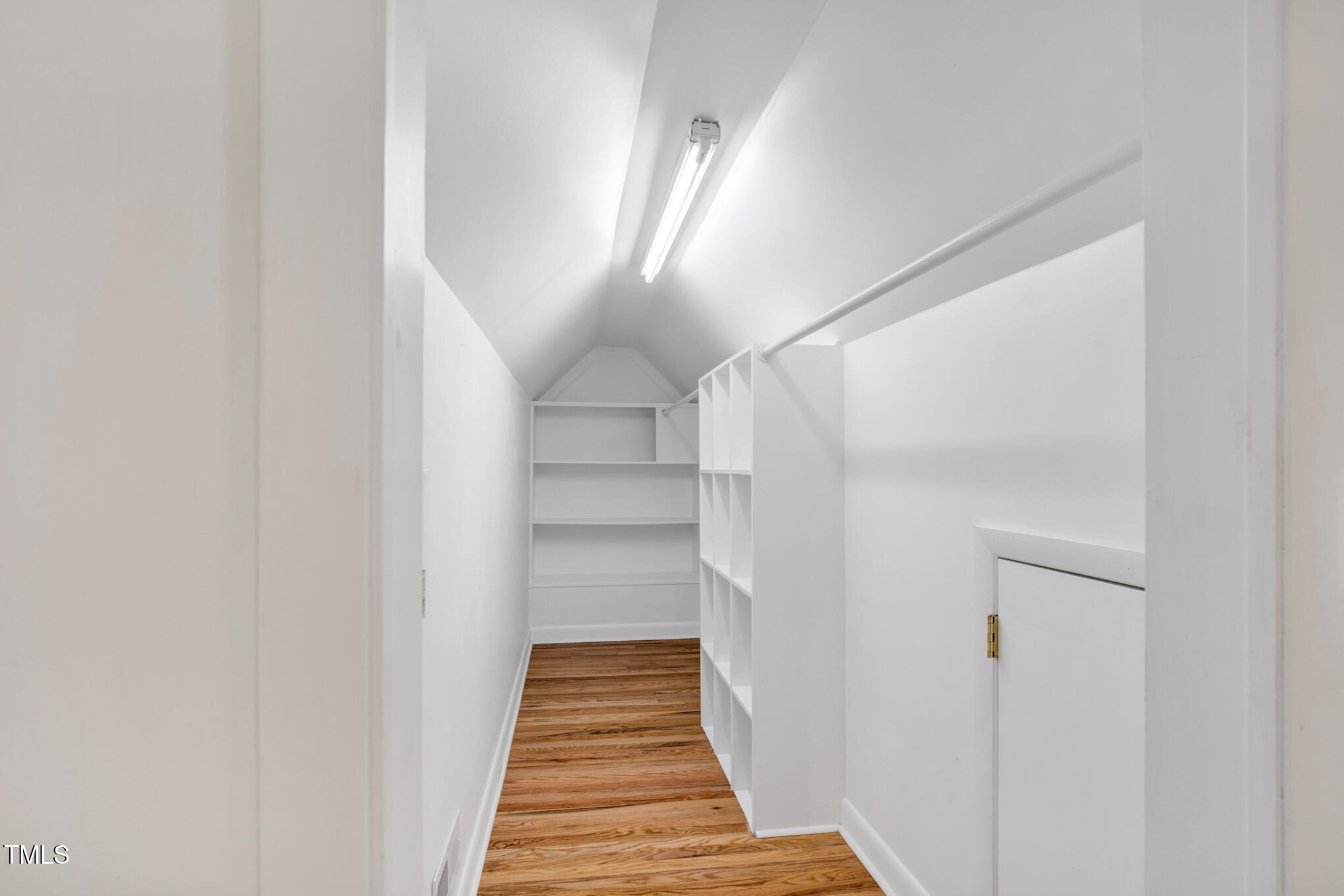 103 W Delafield Avenue