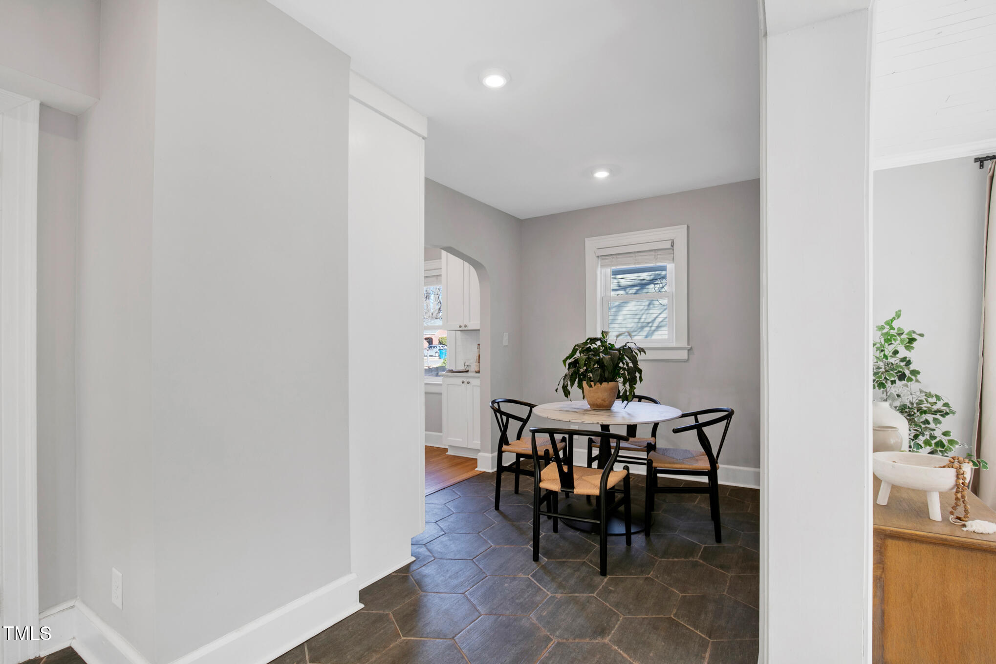 103 W Delafield Avenue