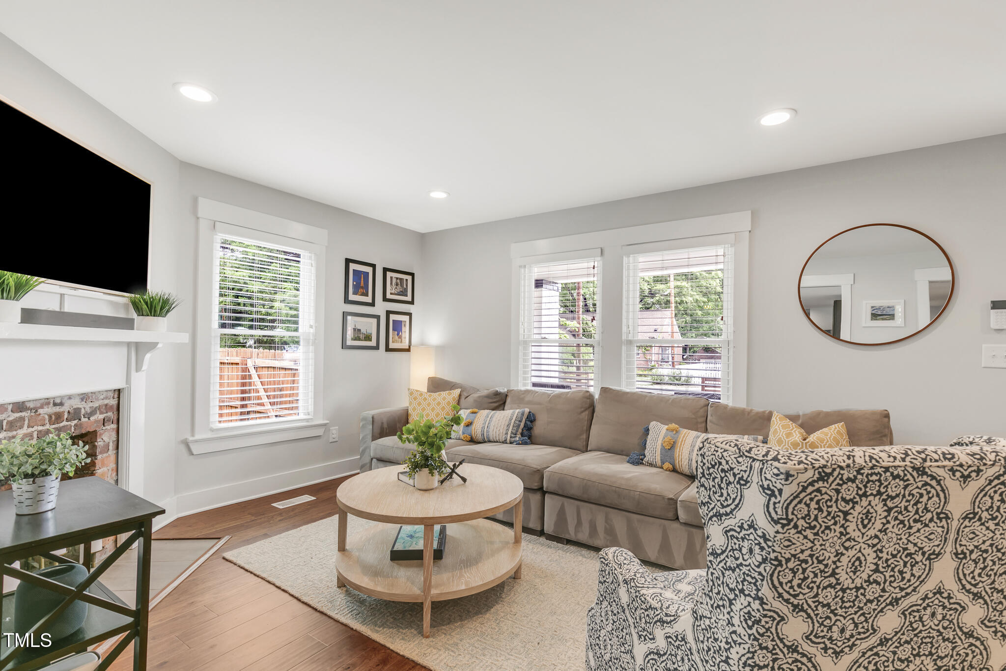 106 E Delafield Avenue