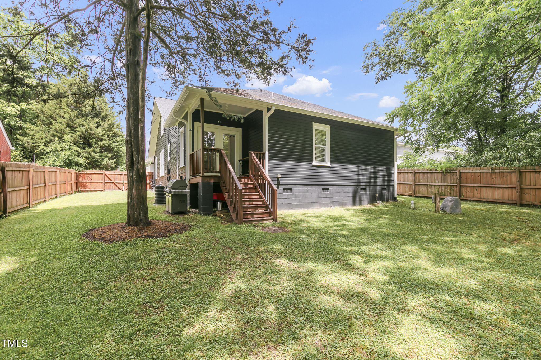 106 E Delafield Avenue