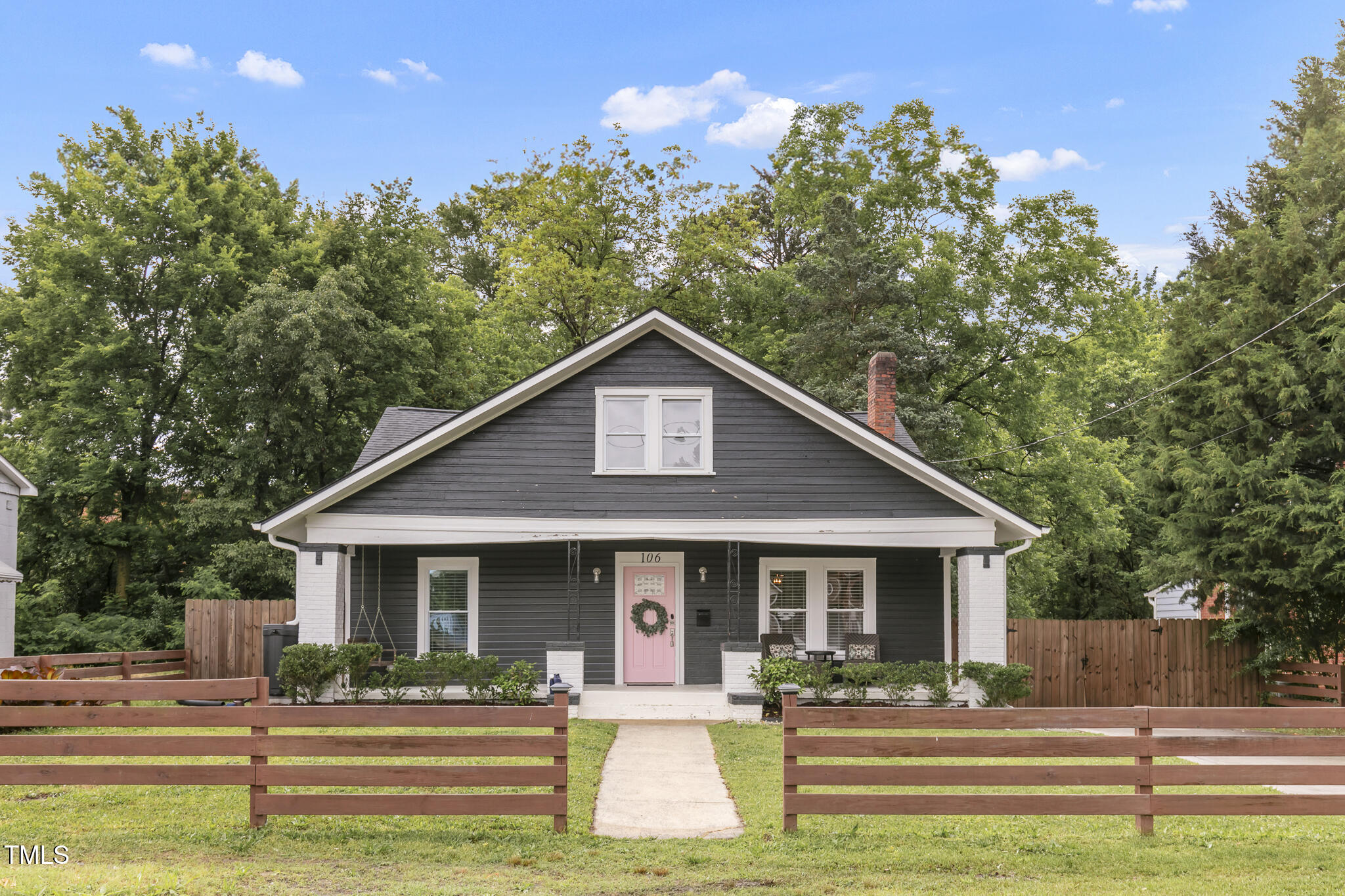 106 E Delafield Avenue