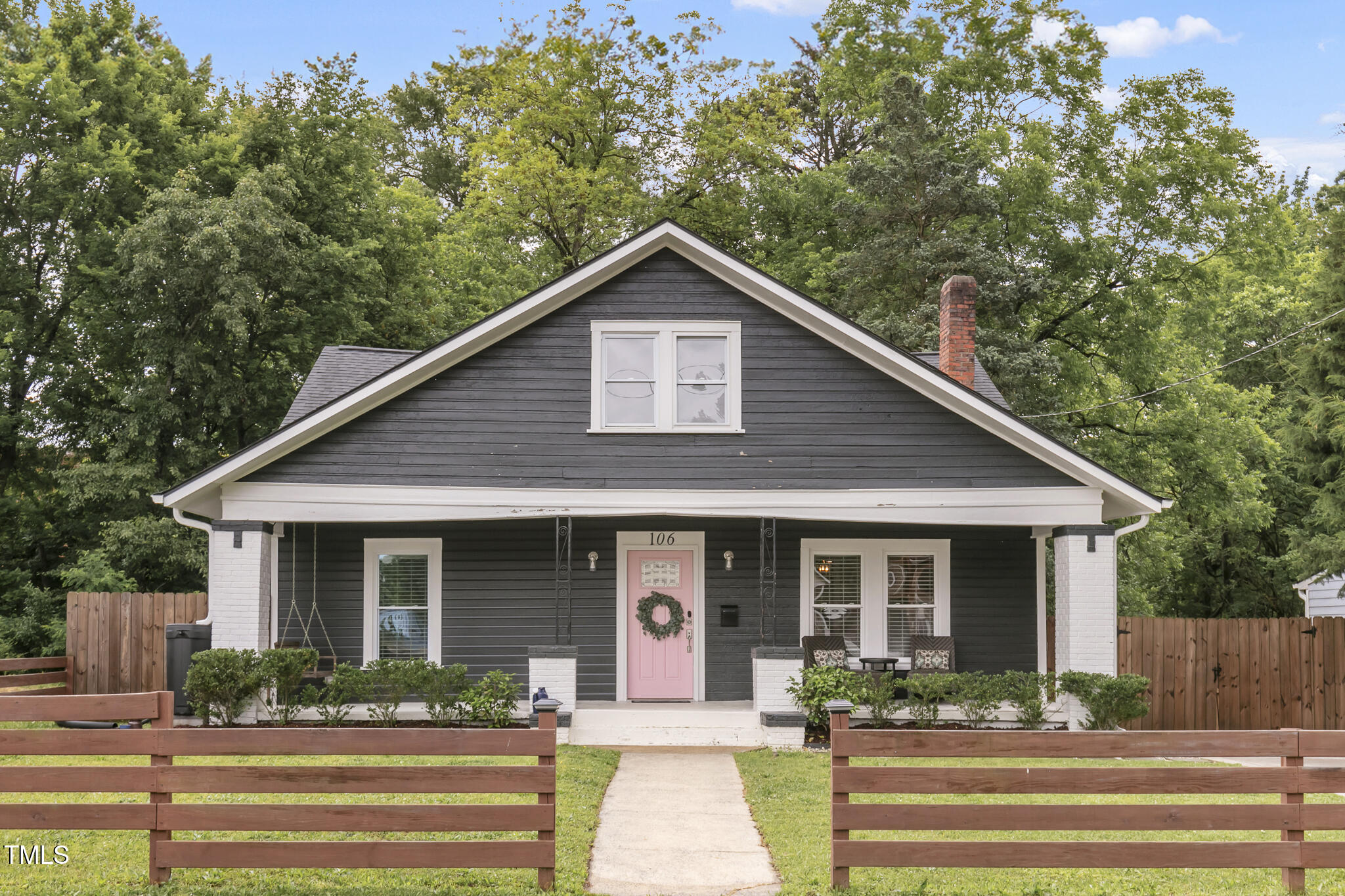 106 E Delafield Avenue