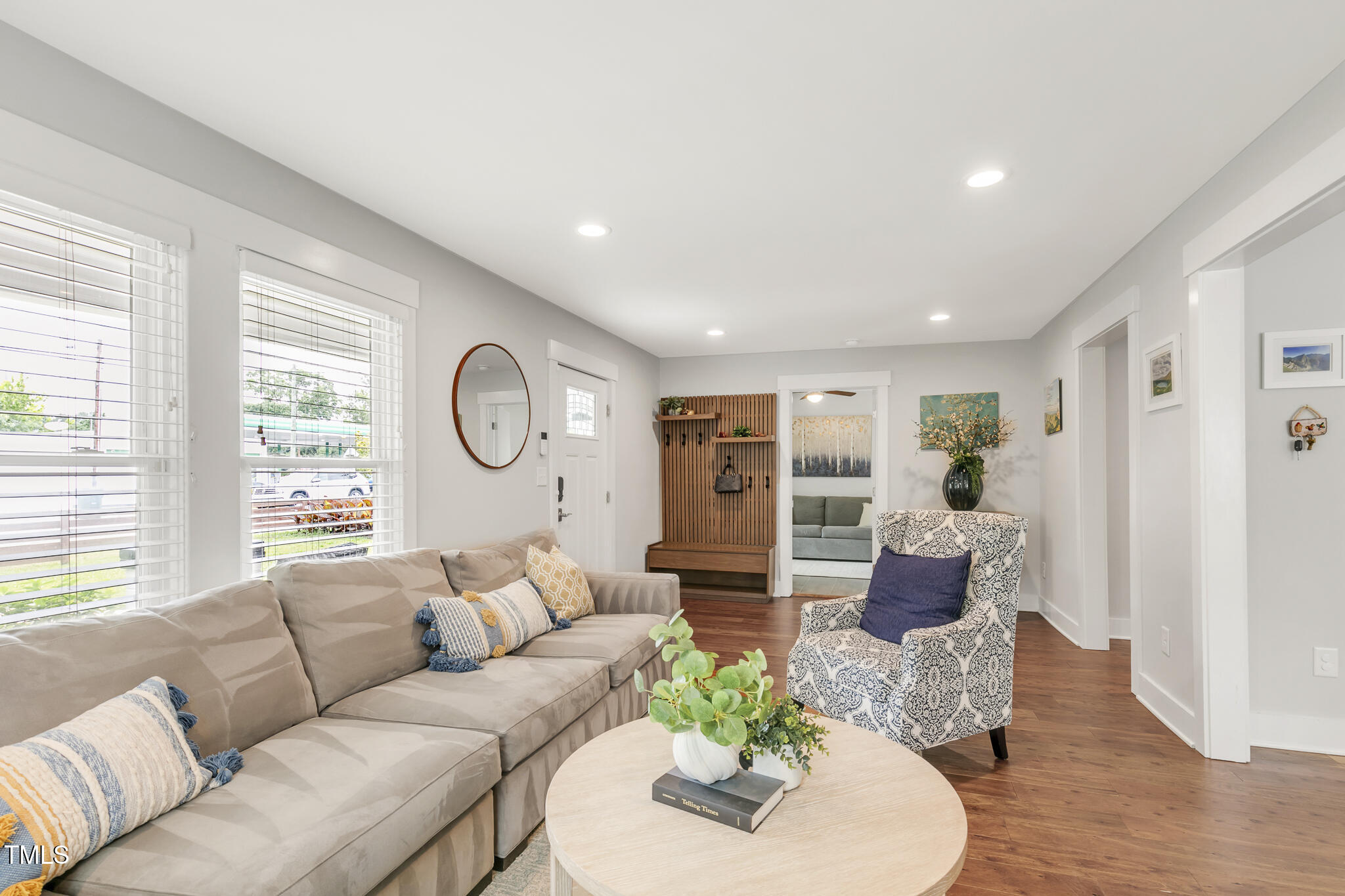 106 E Delafield Avenue