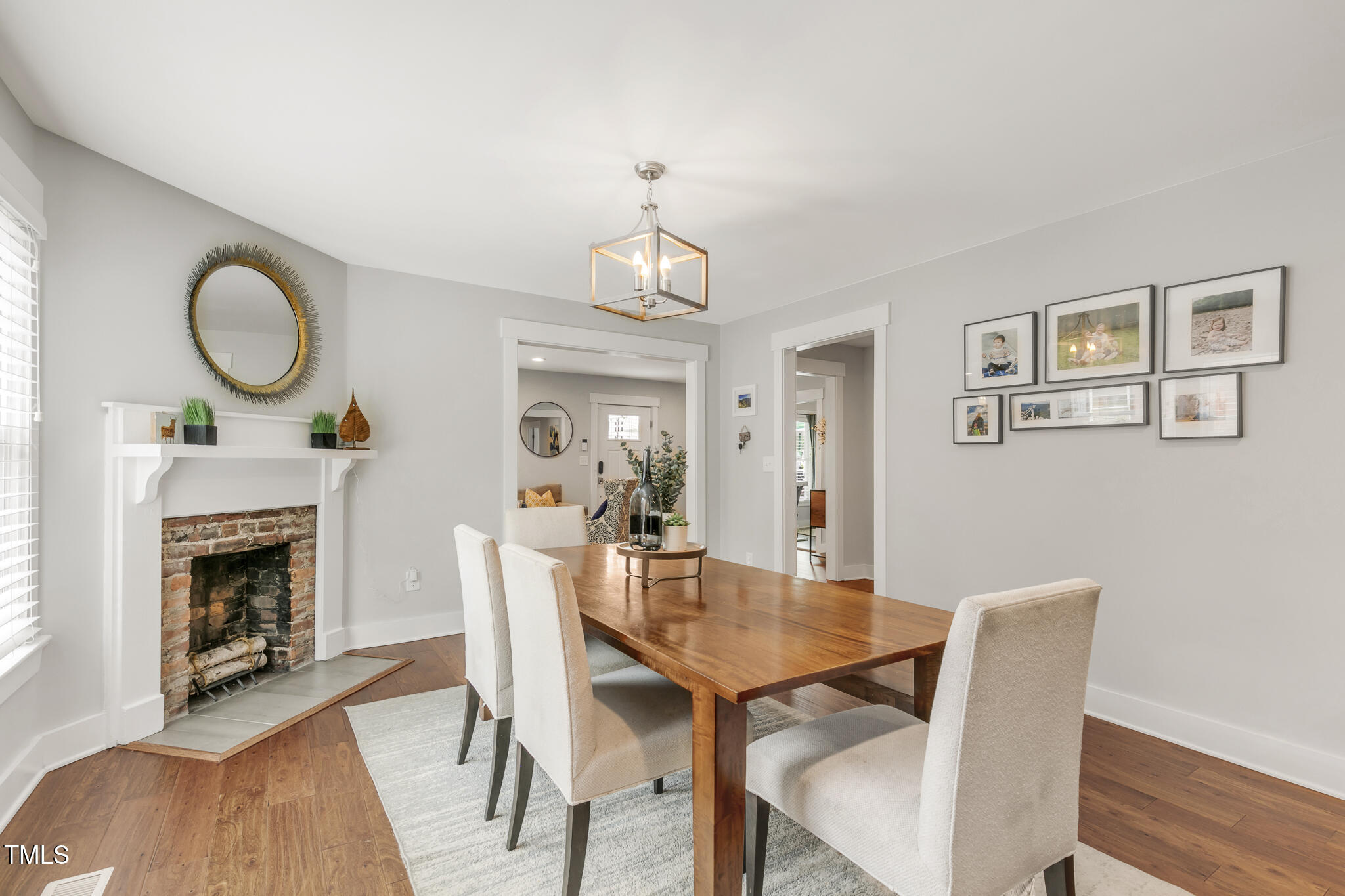 106 E Delafield Avenue