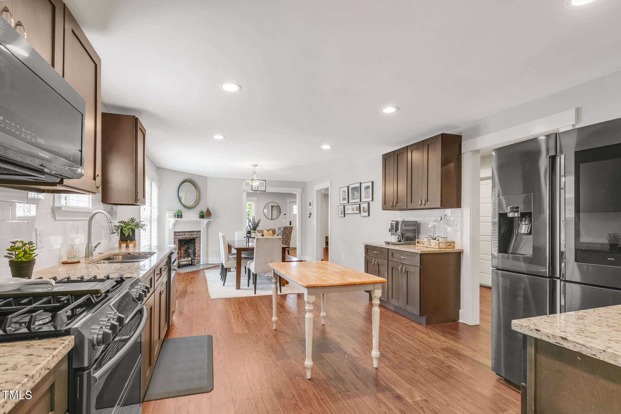 106 E Delafield Avenue