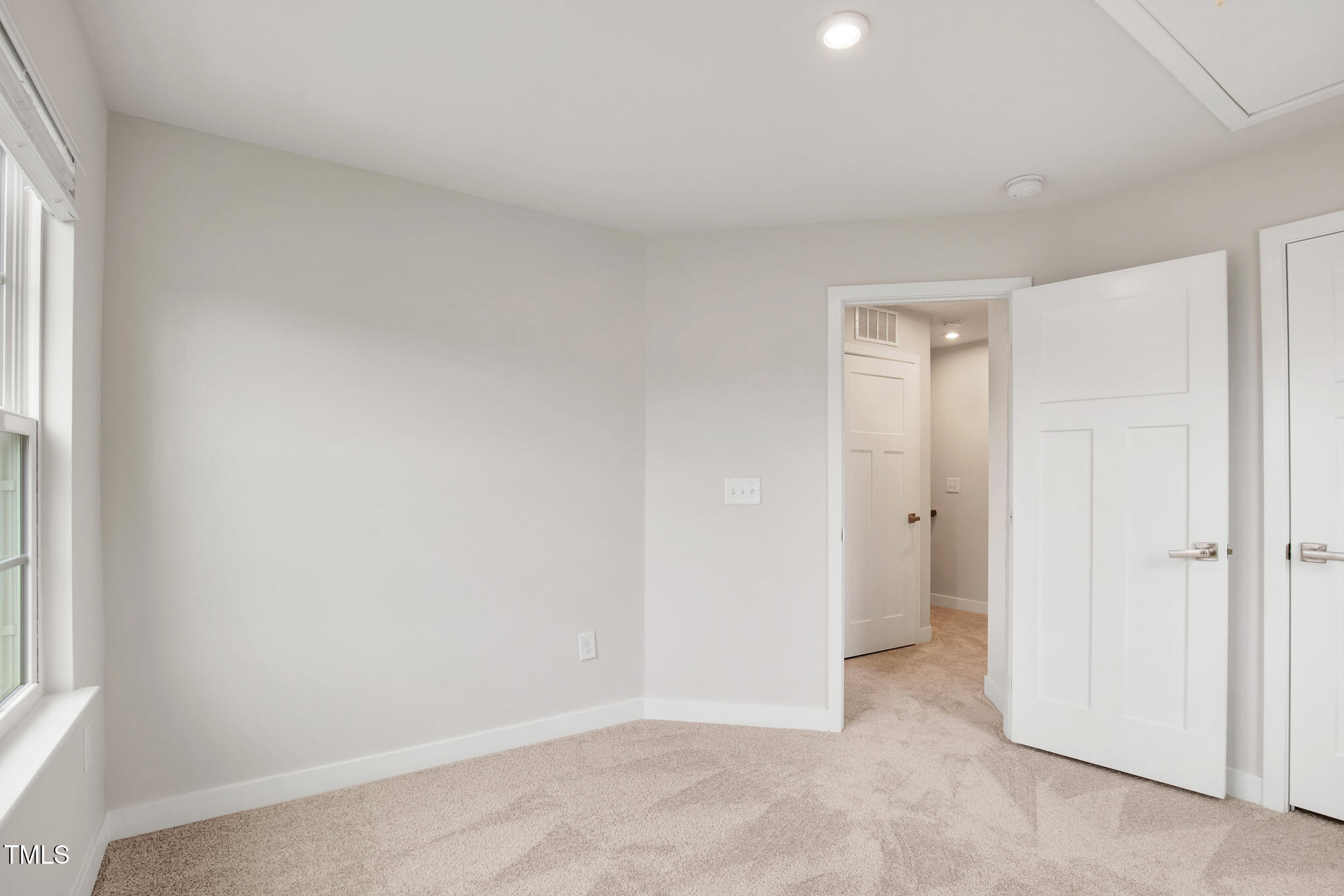 240 Amber Acorn Avenue