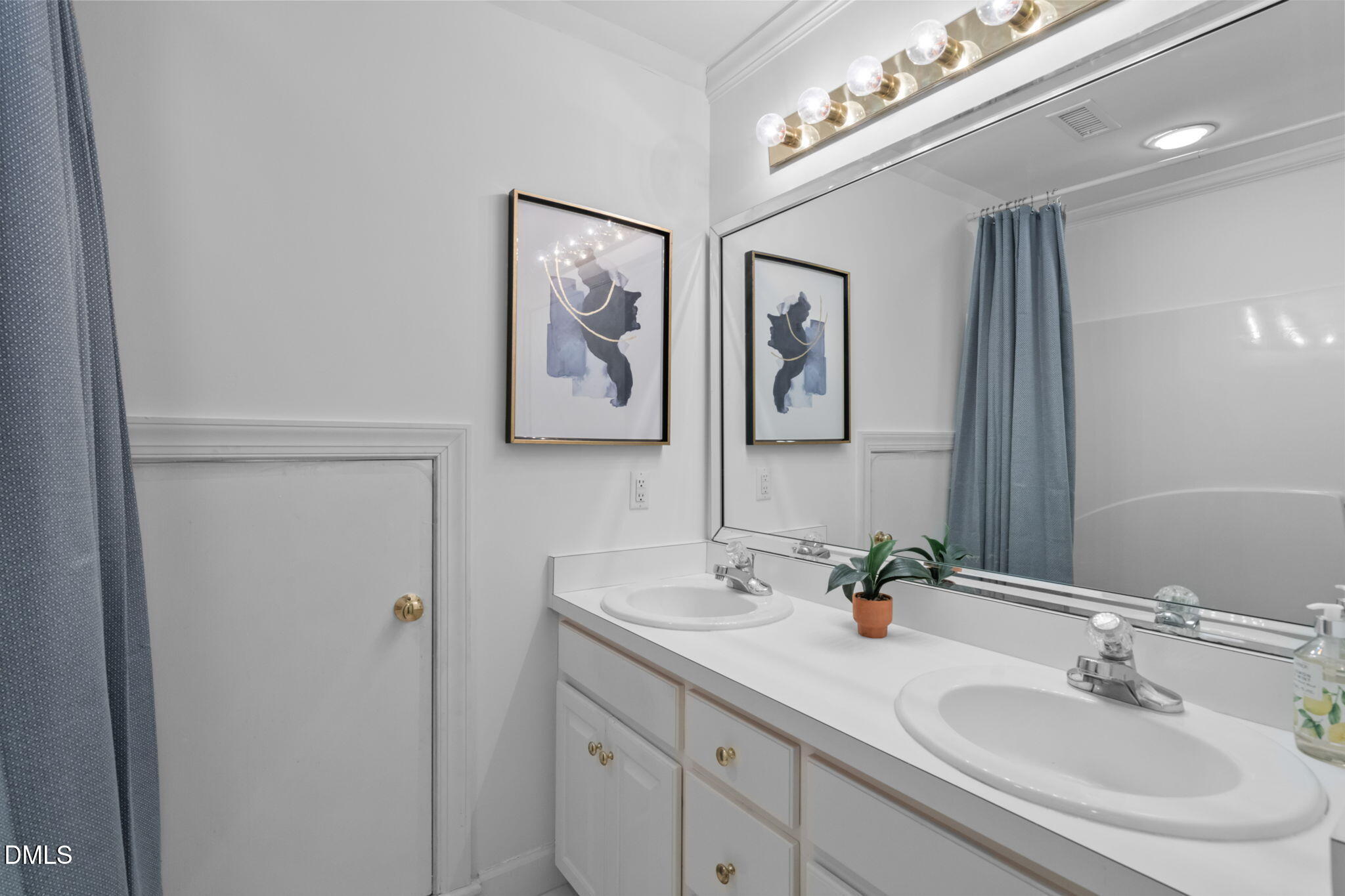 5309 Shoreline Court